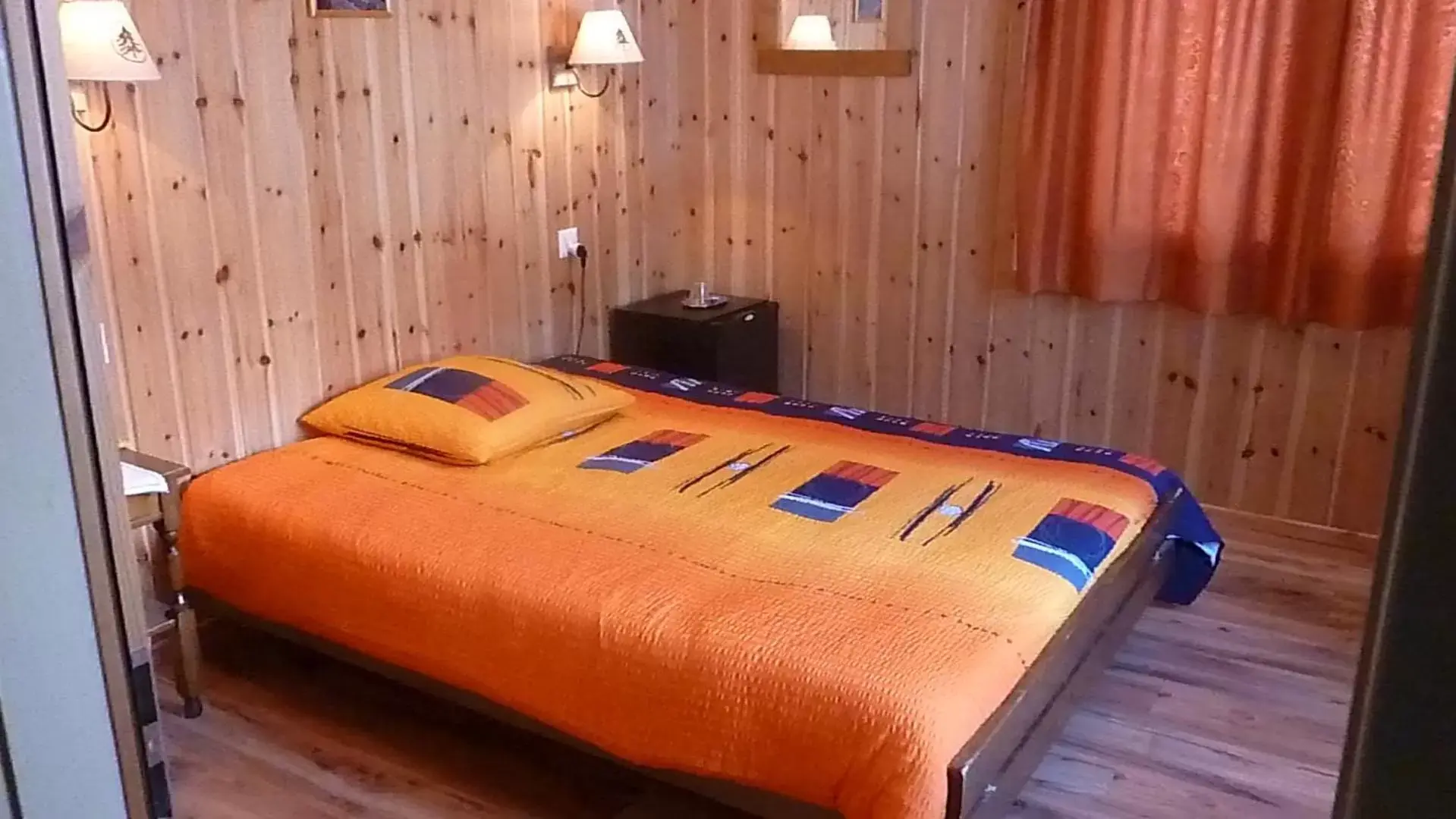 Bedroom, Bed in Hotel de la Poste Verbier