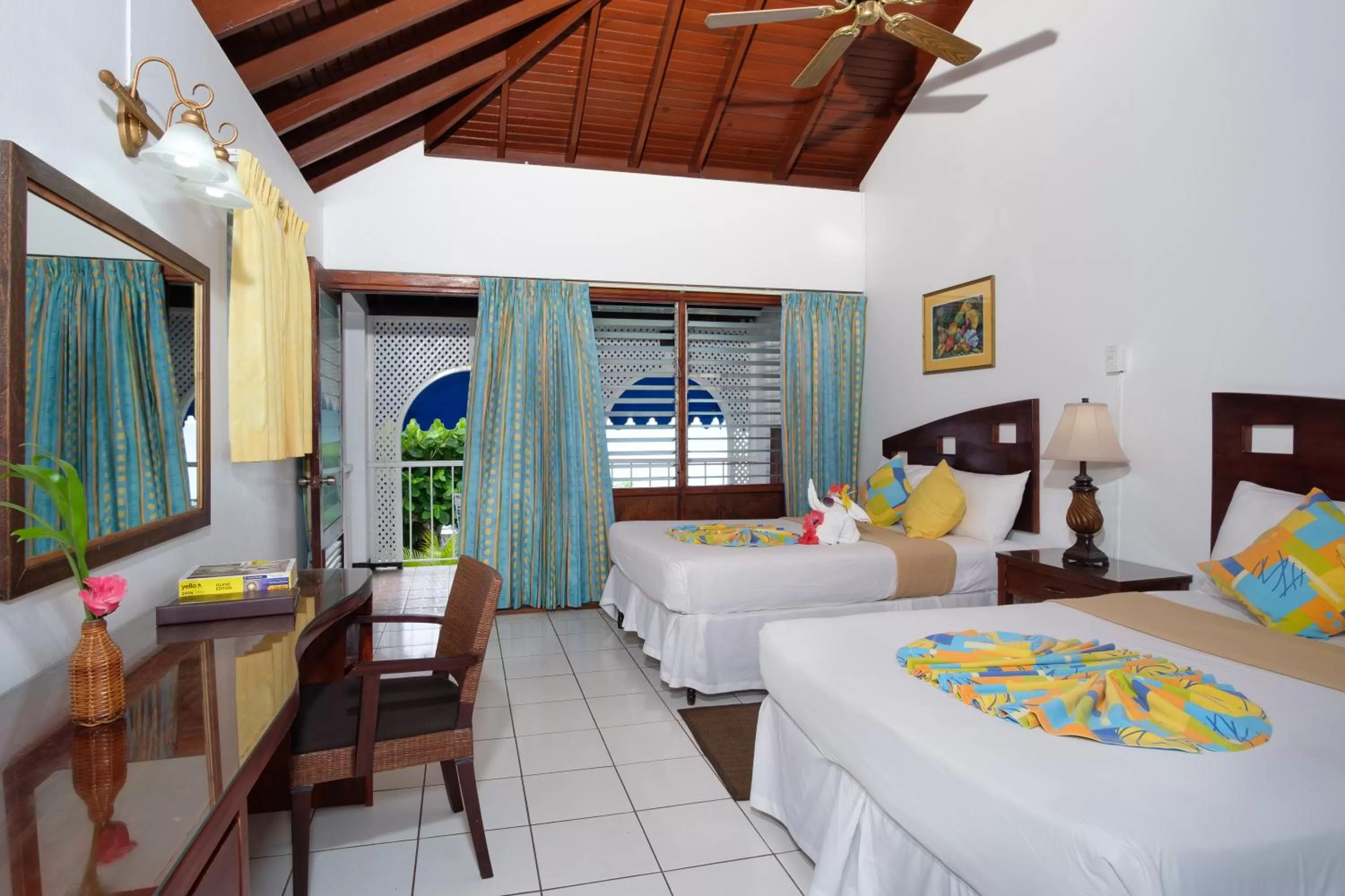 Bedroom, Bed in Hibiscus Lodge Hotel