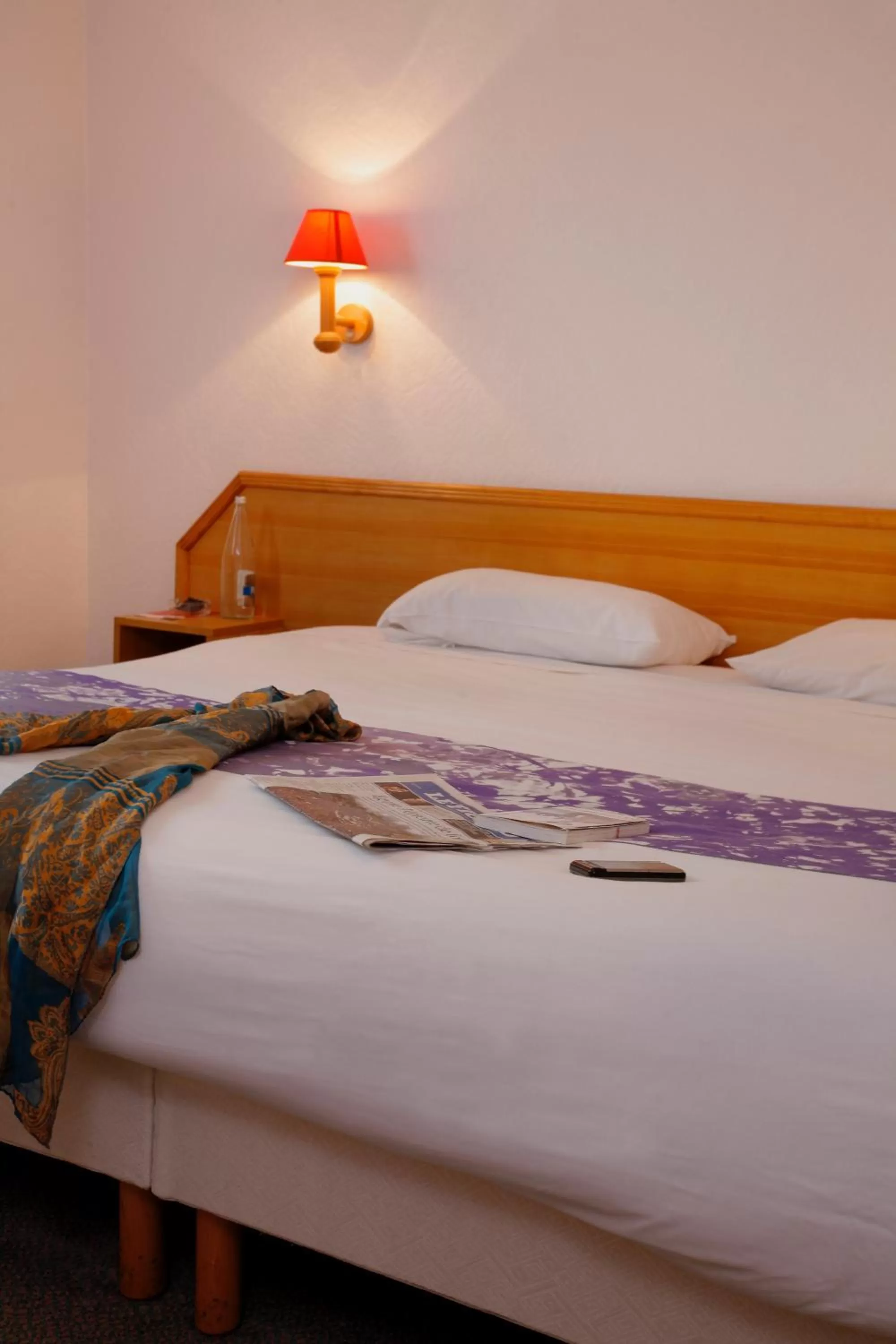 Bed in Hôtel Novalis Quimperlé