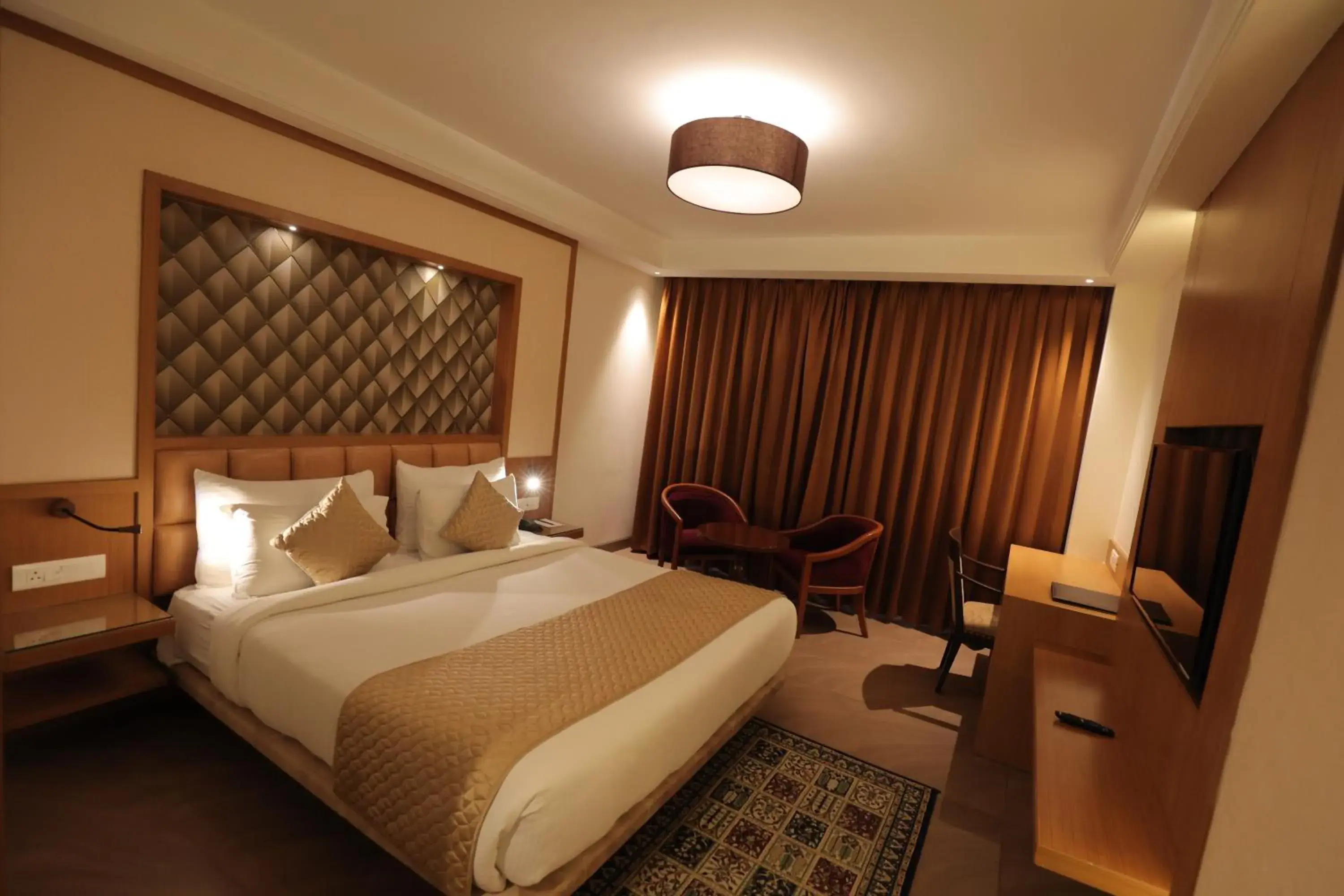 Bedroom, Bed in Clarion Inn Indore