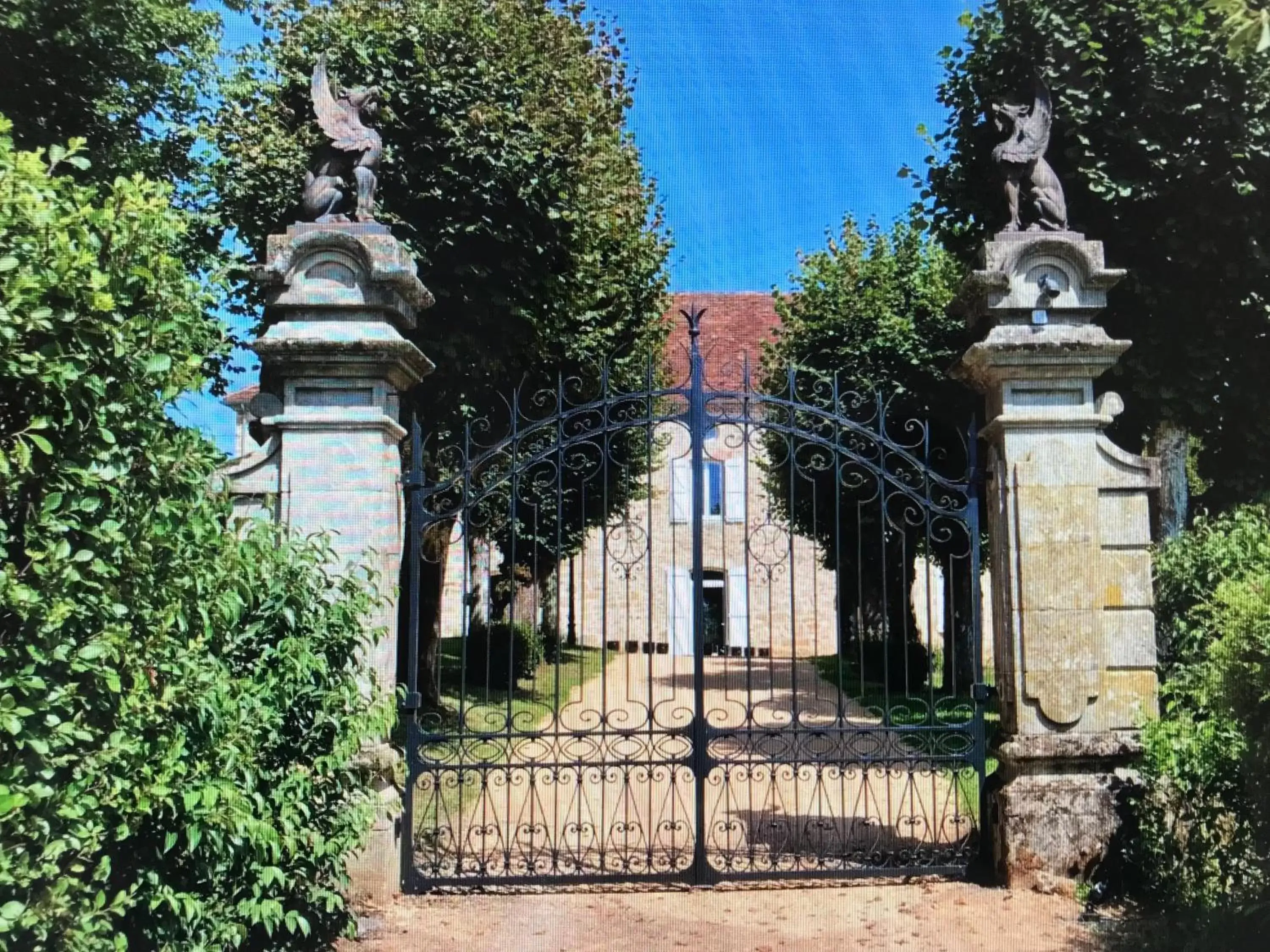 Garden, Property Building in Château de Bataillé