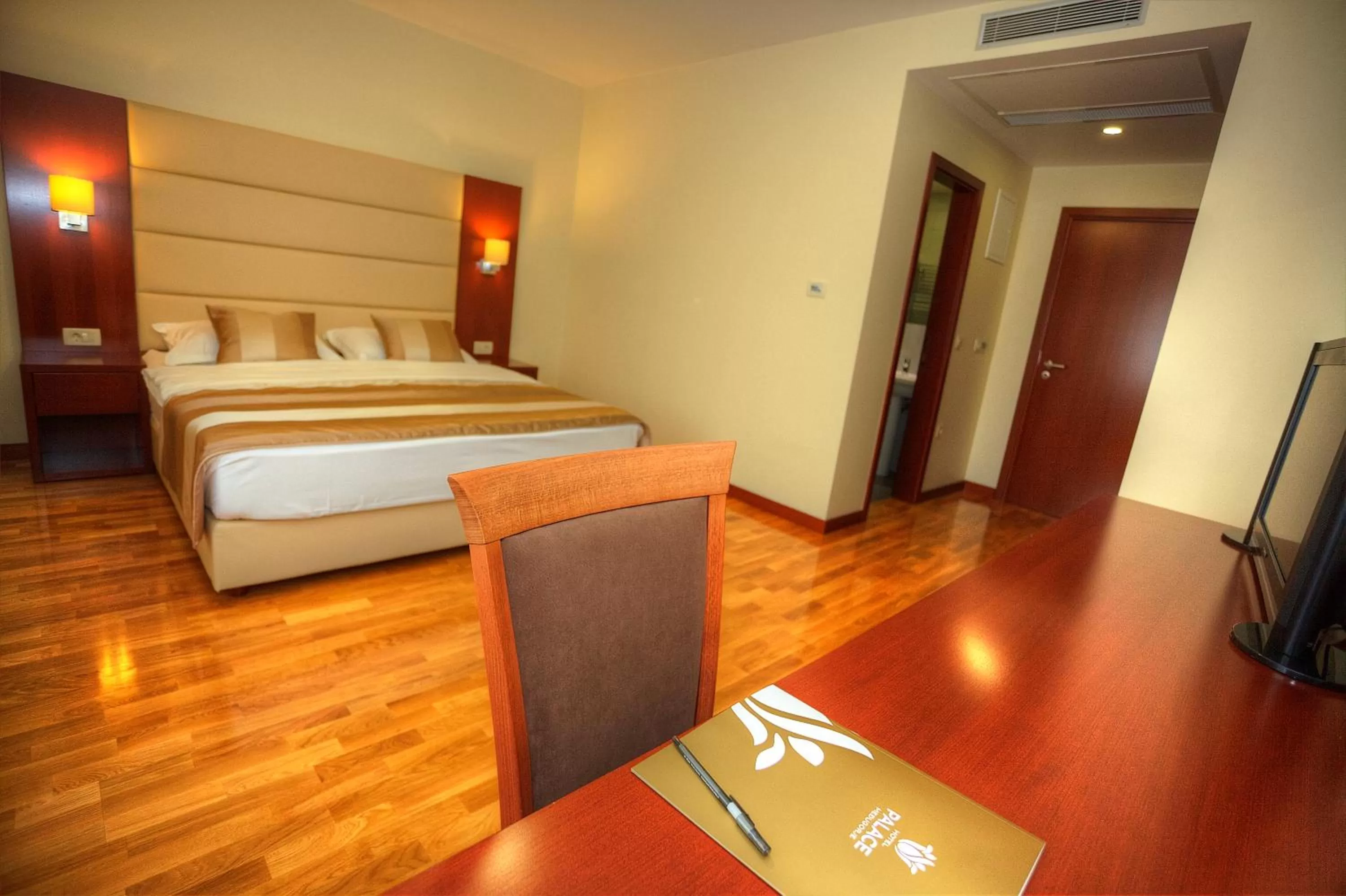 TV and multimedia, Bed in Hotel Palace Medjugorje