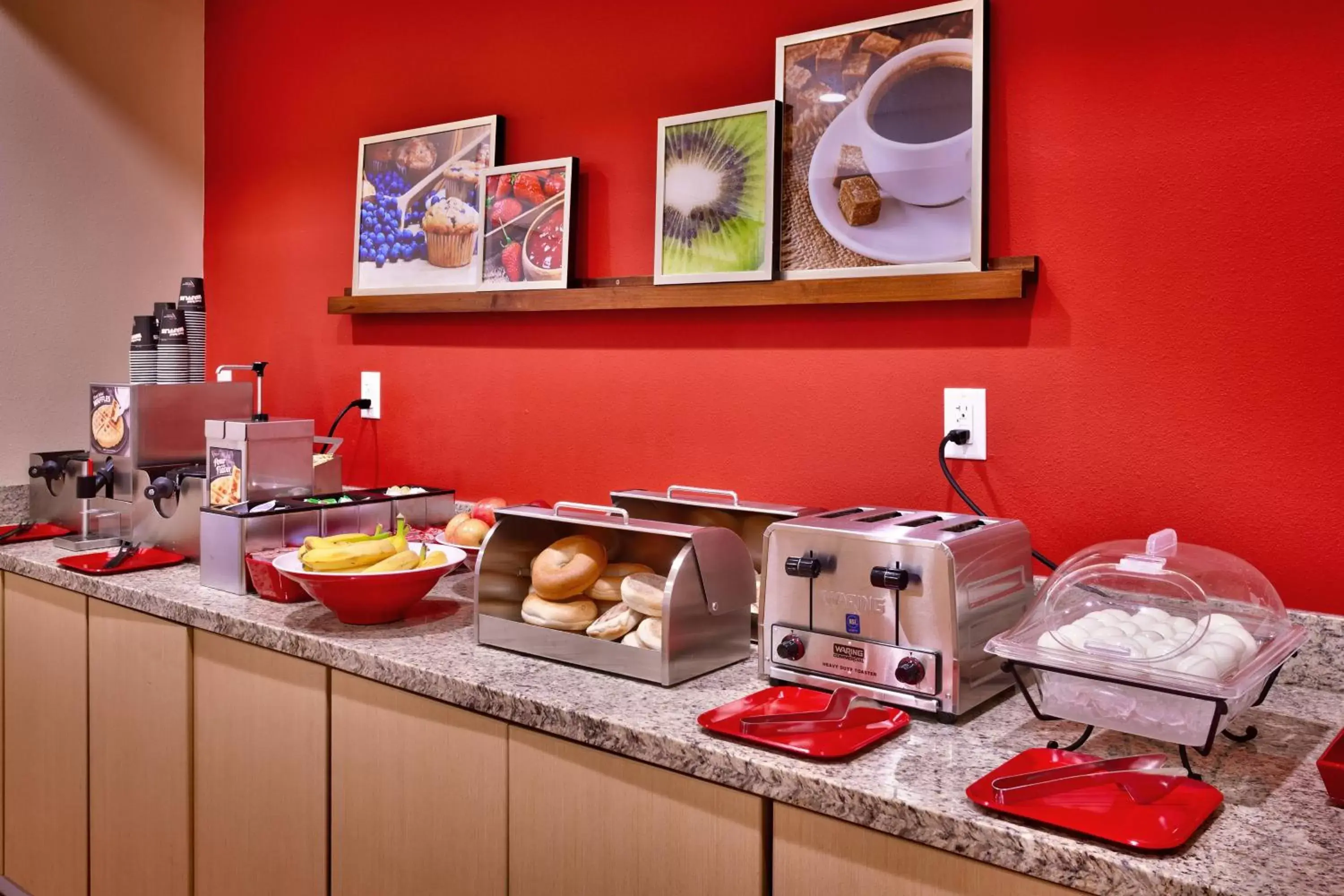 Breakfast in TownePlace Suites by Marriott Missoula