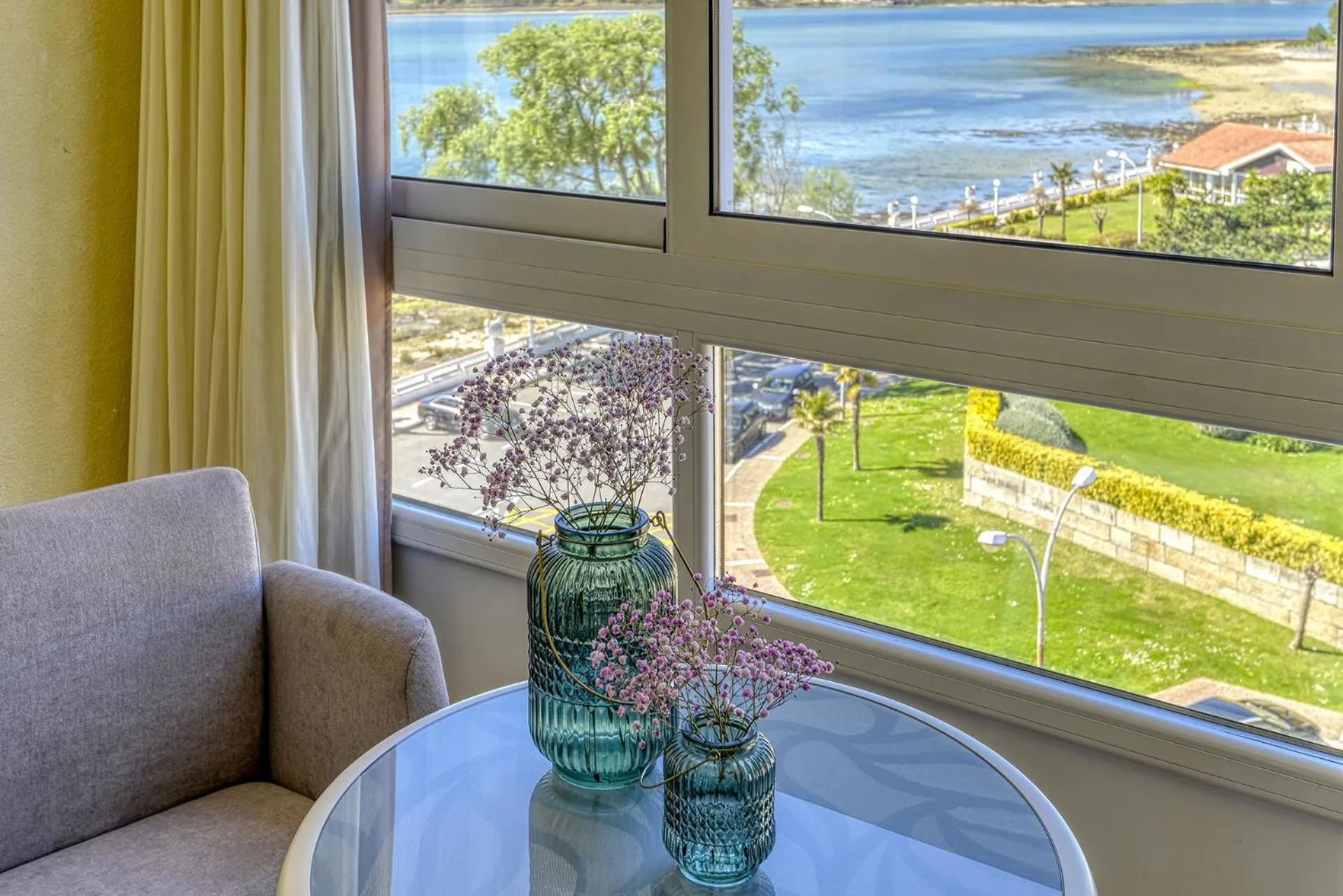 Living room in Eurostars Louxo Talaso