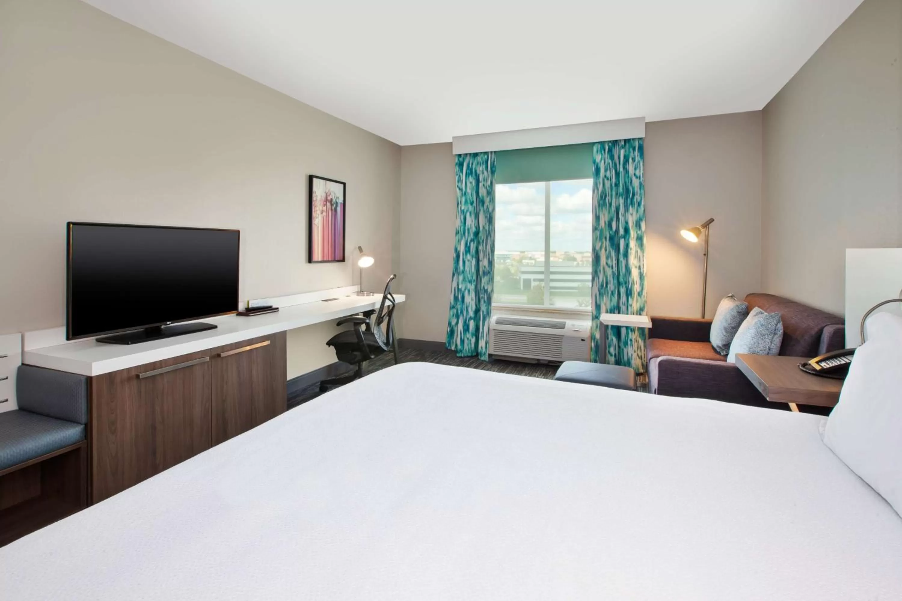 Bedroom, Bed in Hilton Garden Inn Dayton/ Beavercreek