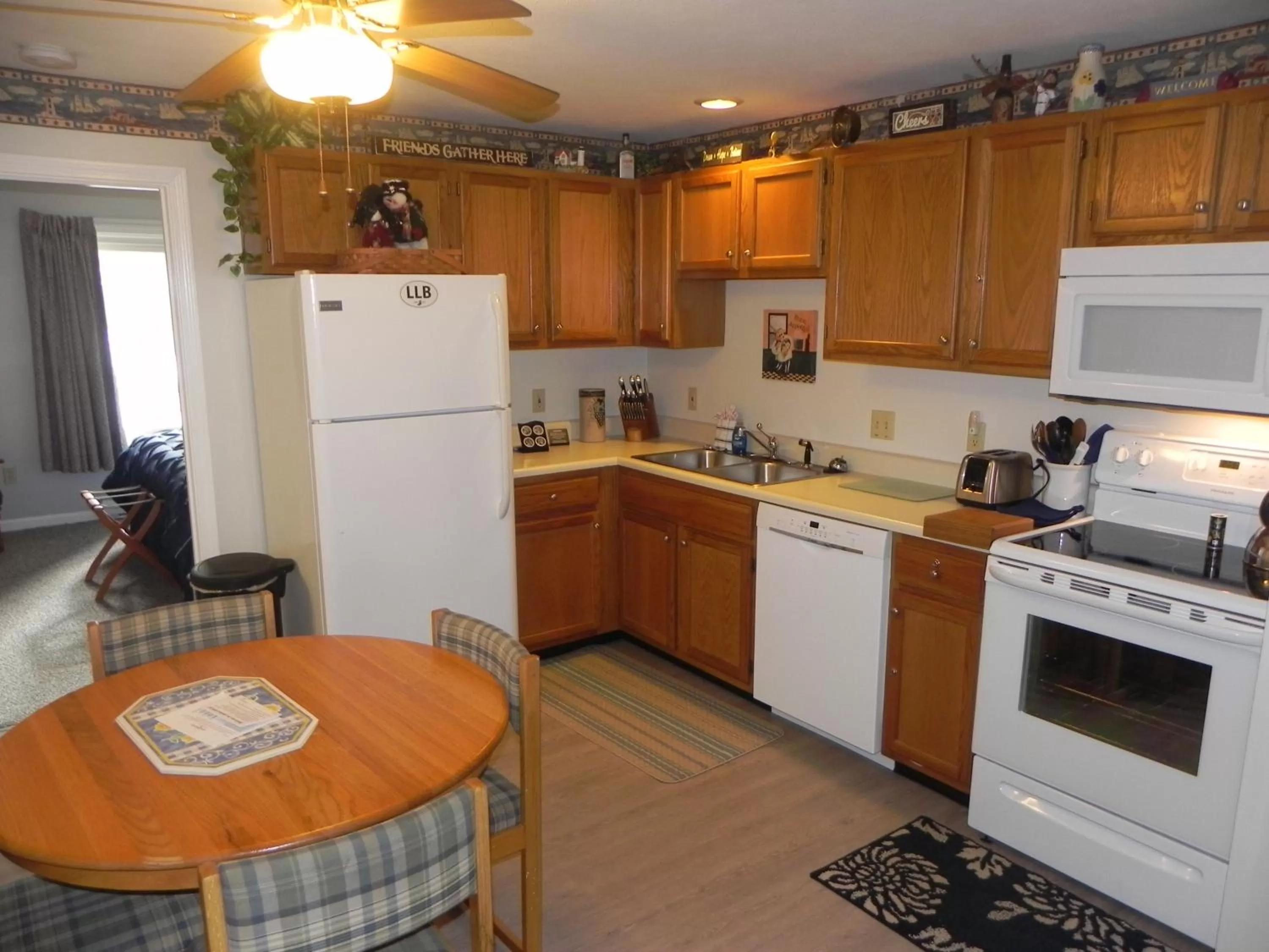 Other, Kitchen/Kitchenette in Elmwood Resort Hotel