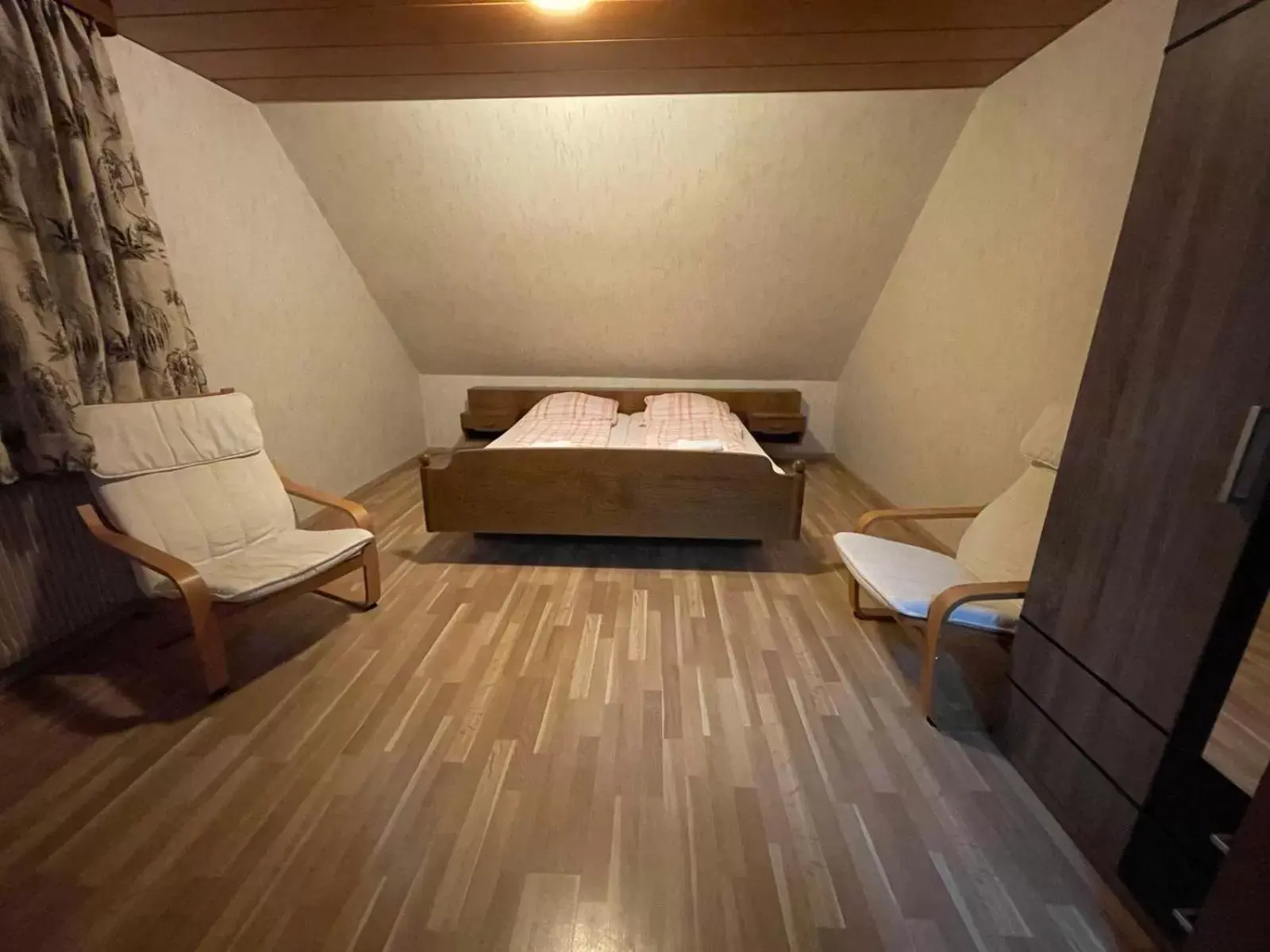 Room 04 in Beny Hotel Restaurant Room 04 in Beny Hotel Restaurant