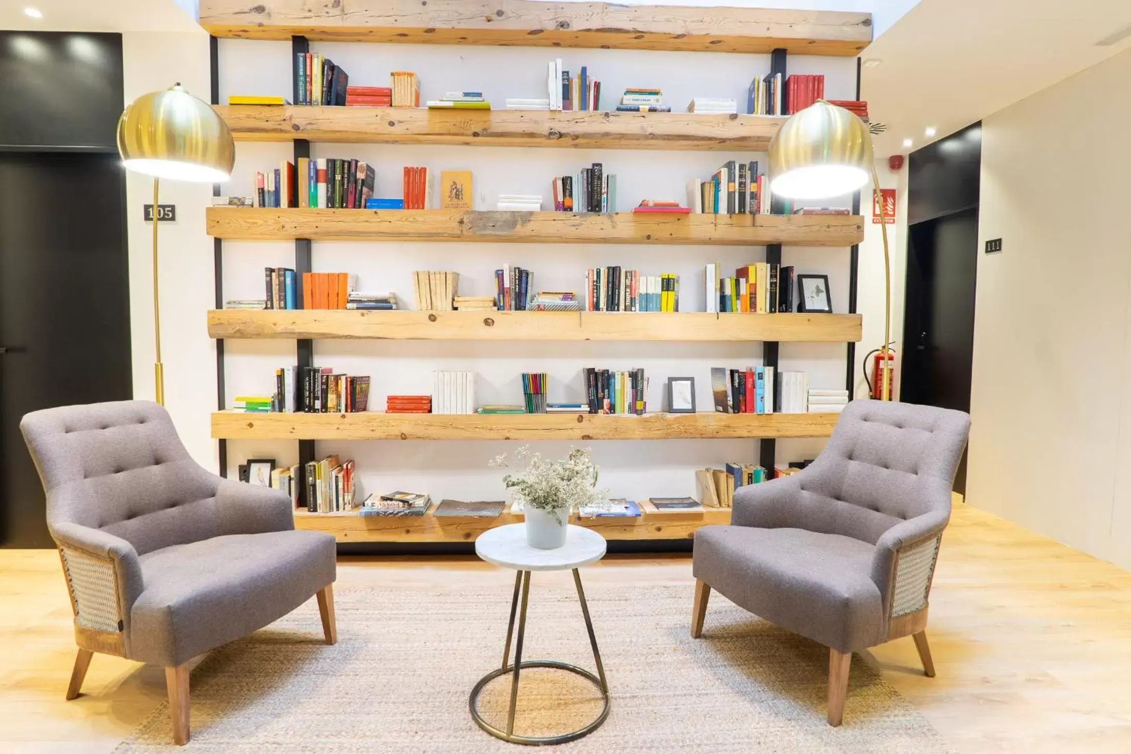 Library, Seating Area in Hotel Boutique Puerta de las Granadas