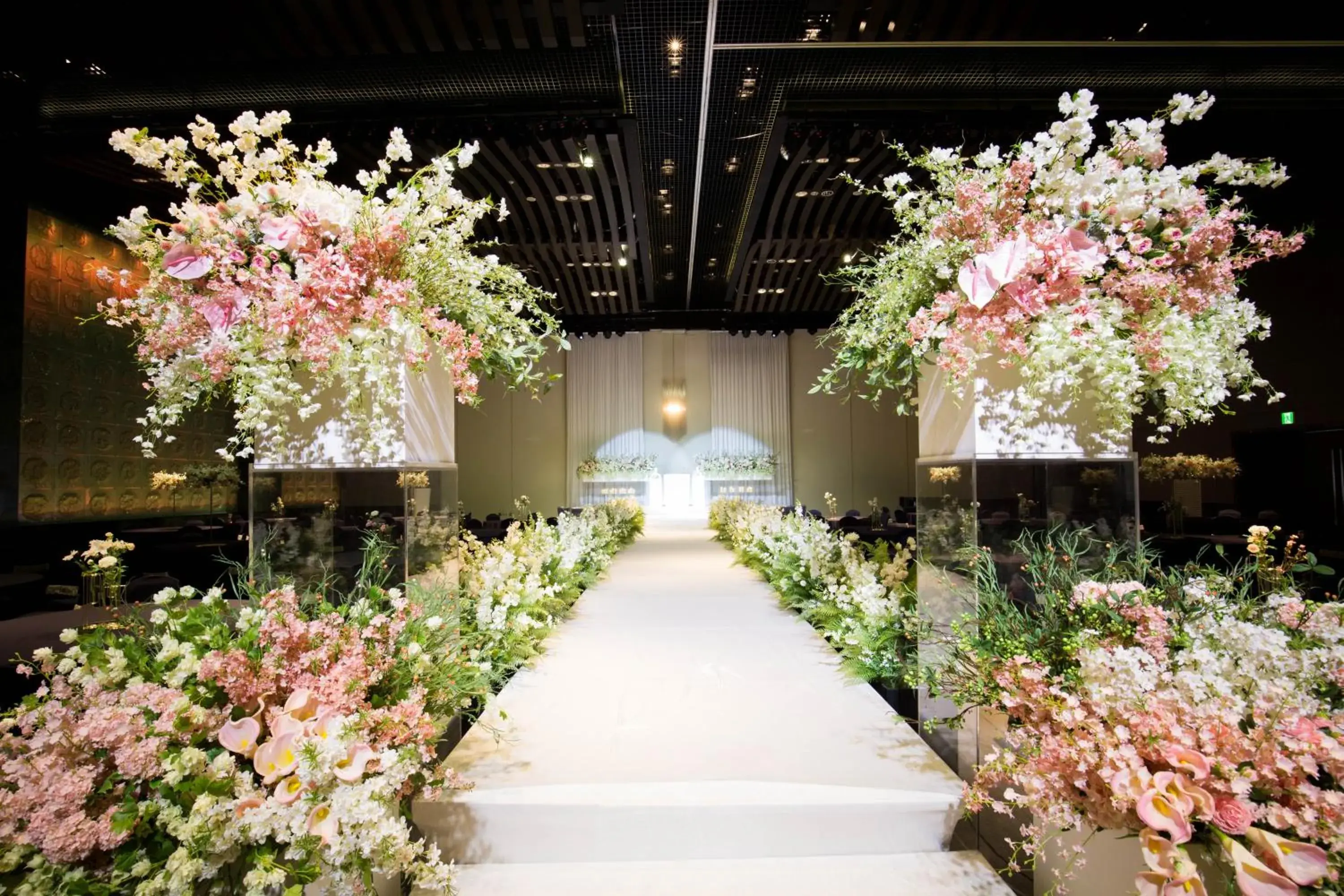 Property building in Grand Mercure Ambassador Changwon Property building in Grand Mercure Ambassador Changwon