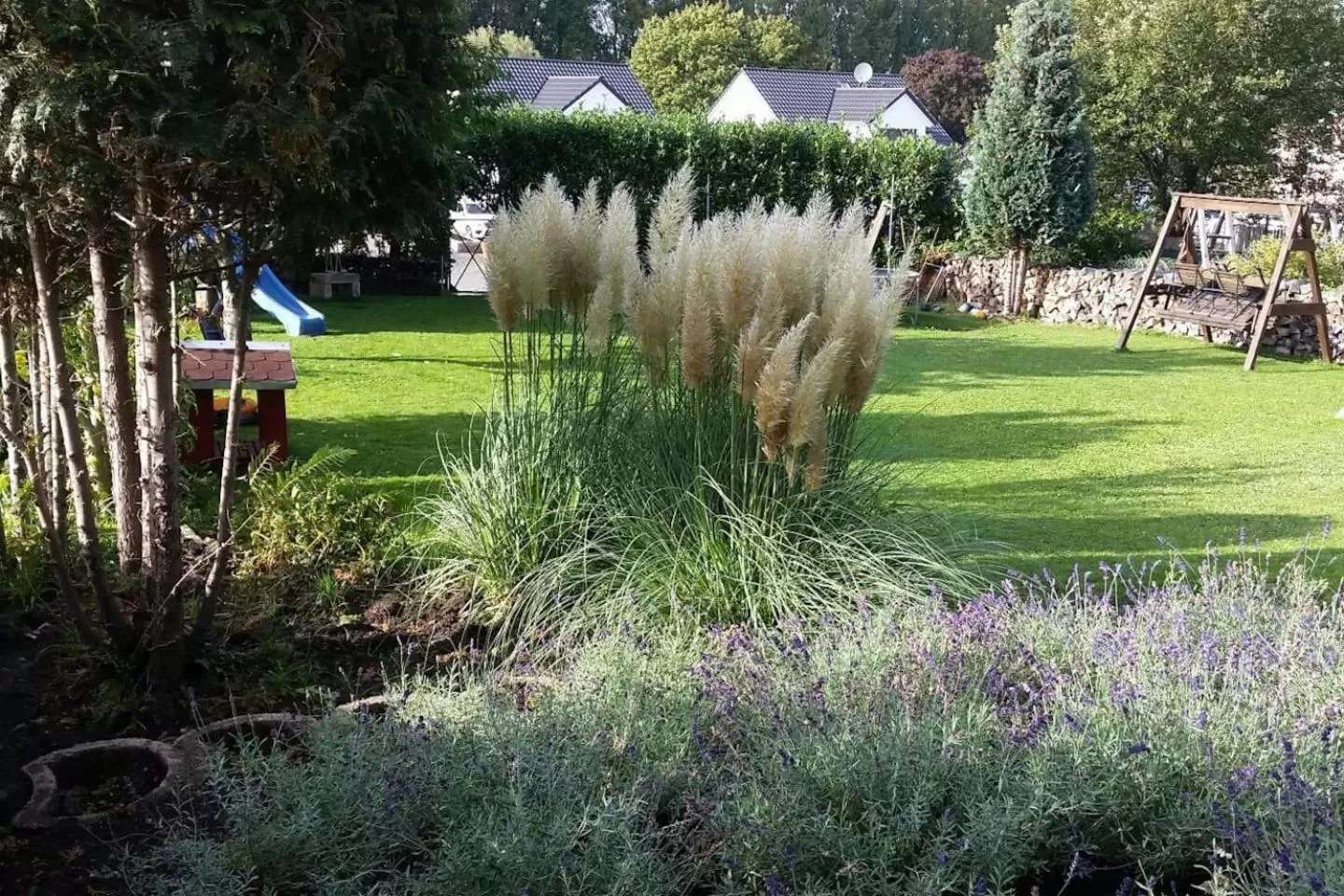 Garden in Schönste Lage am Rhein in unmittelbarer Stadtnähe, B & B