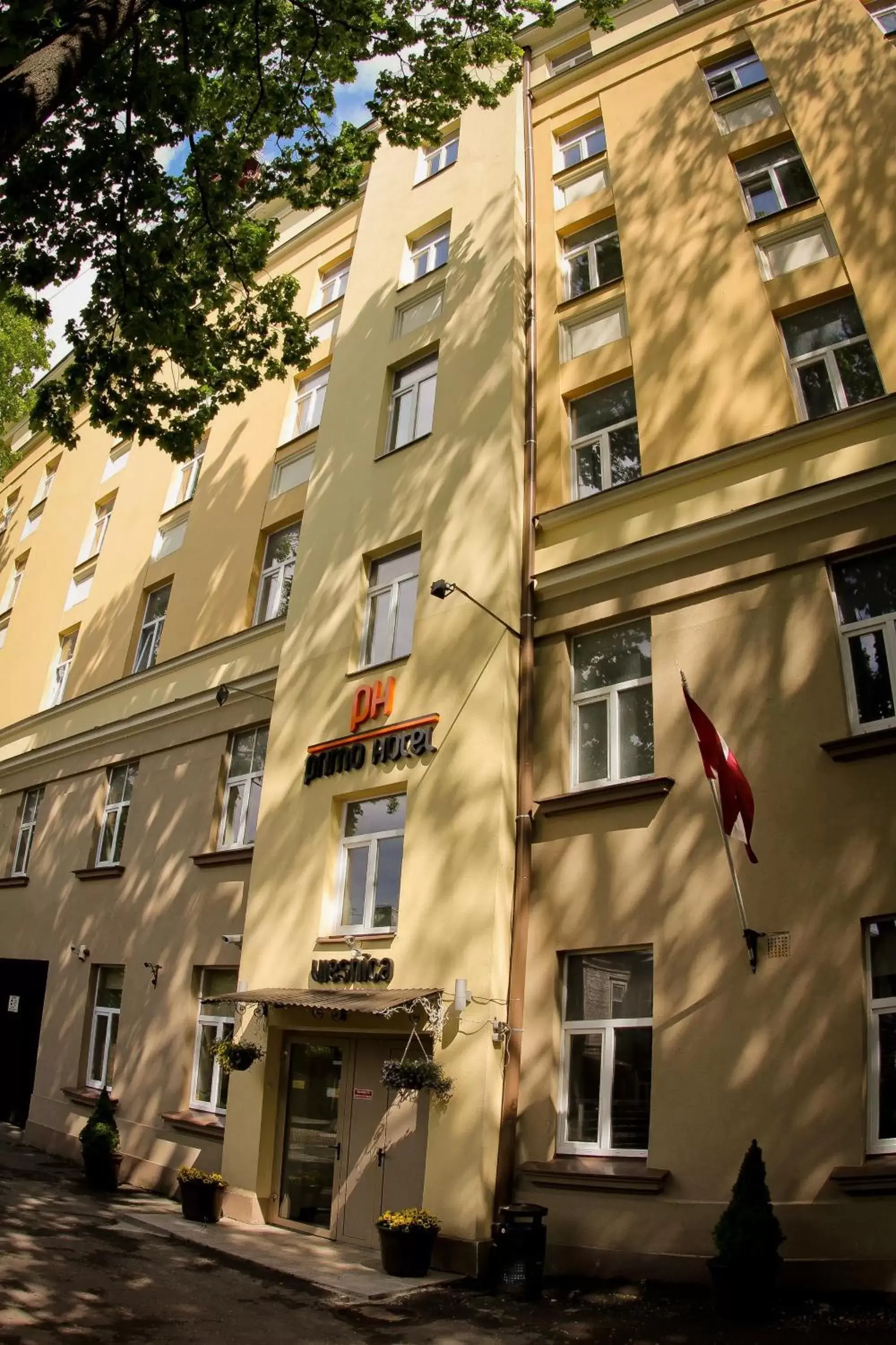 Facade/entrance, Property Building in Primo Hotel