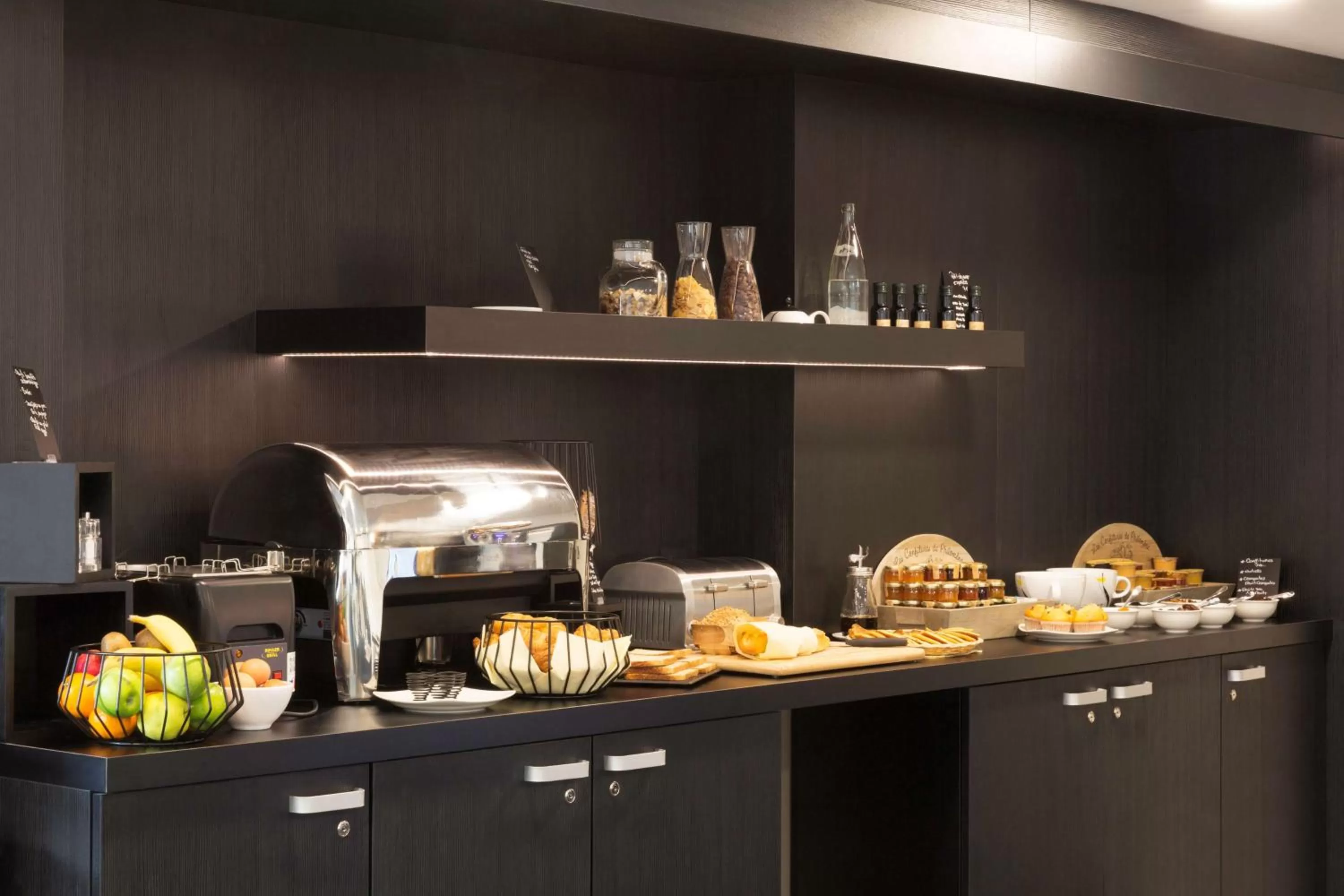 Restaurant/places to eat in Best Western Hôtel Journel Paris Sud