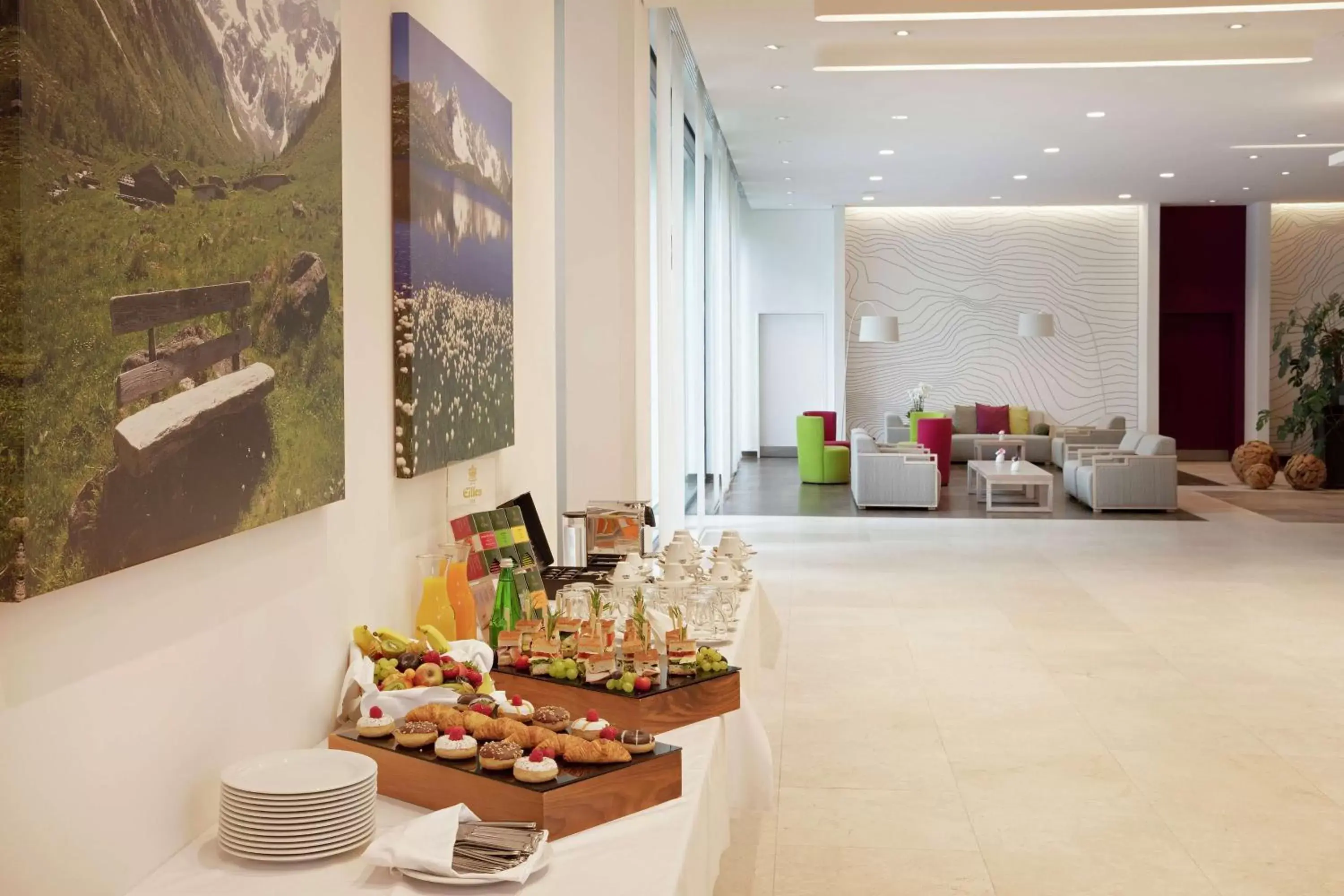 Dining area in Hilton Garden Inn Davos