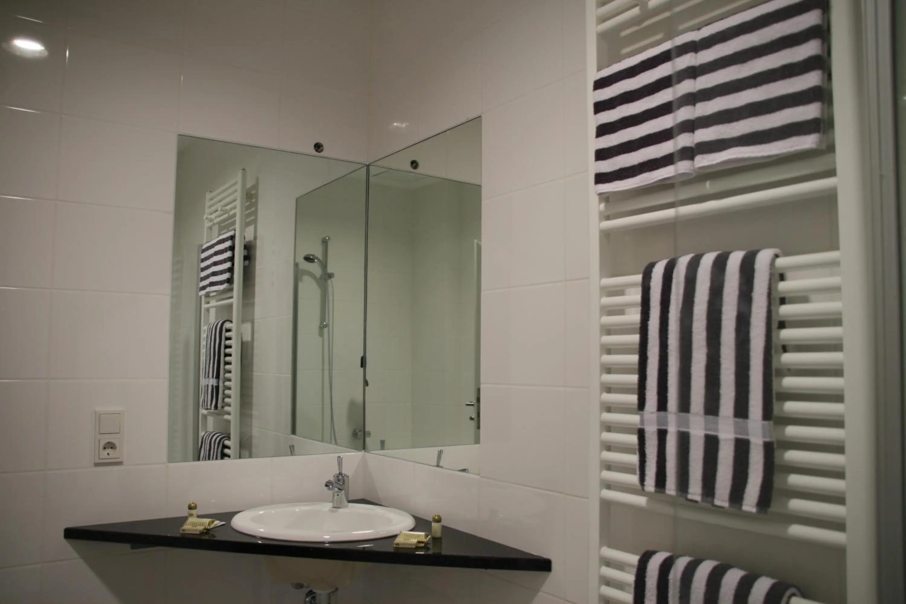 Bathroom in ALCATRAZ Hotel am Japanischen Garten