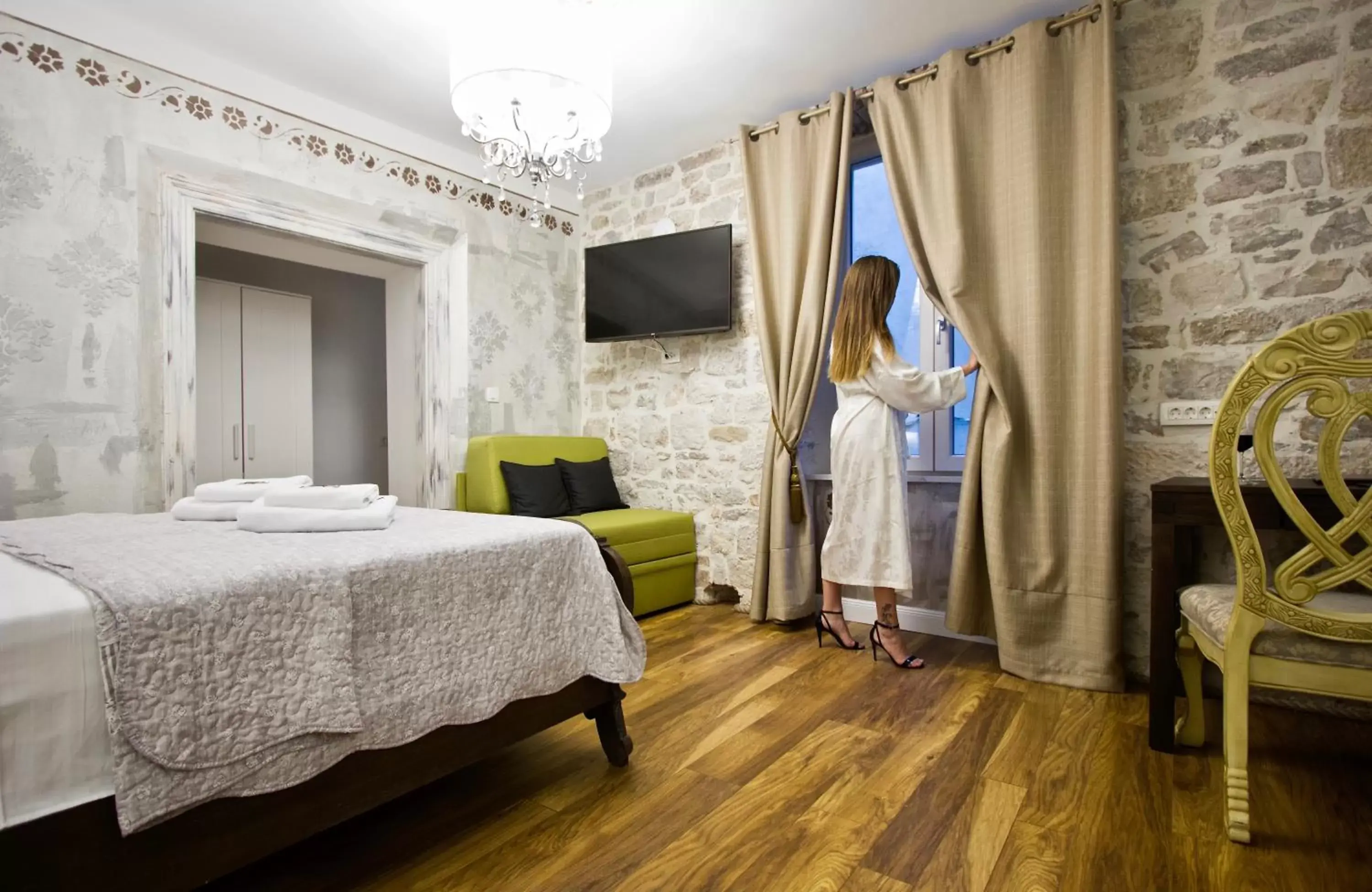 Bed in Plaza Marchi Old Town - MAG Quaint & Elegant Boutique Hotels