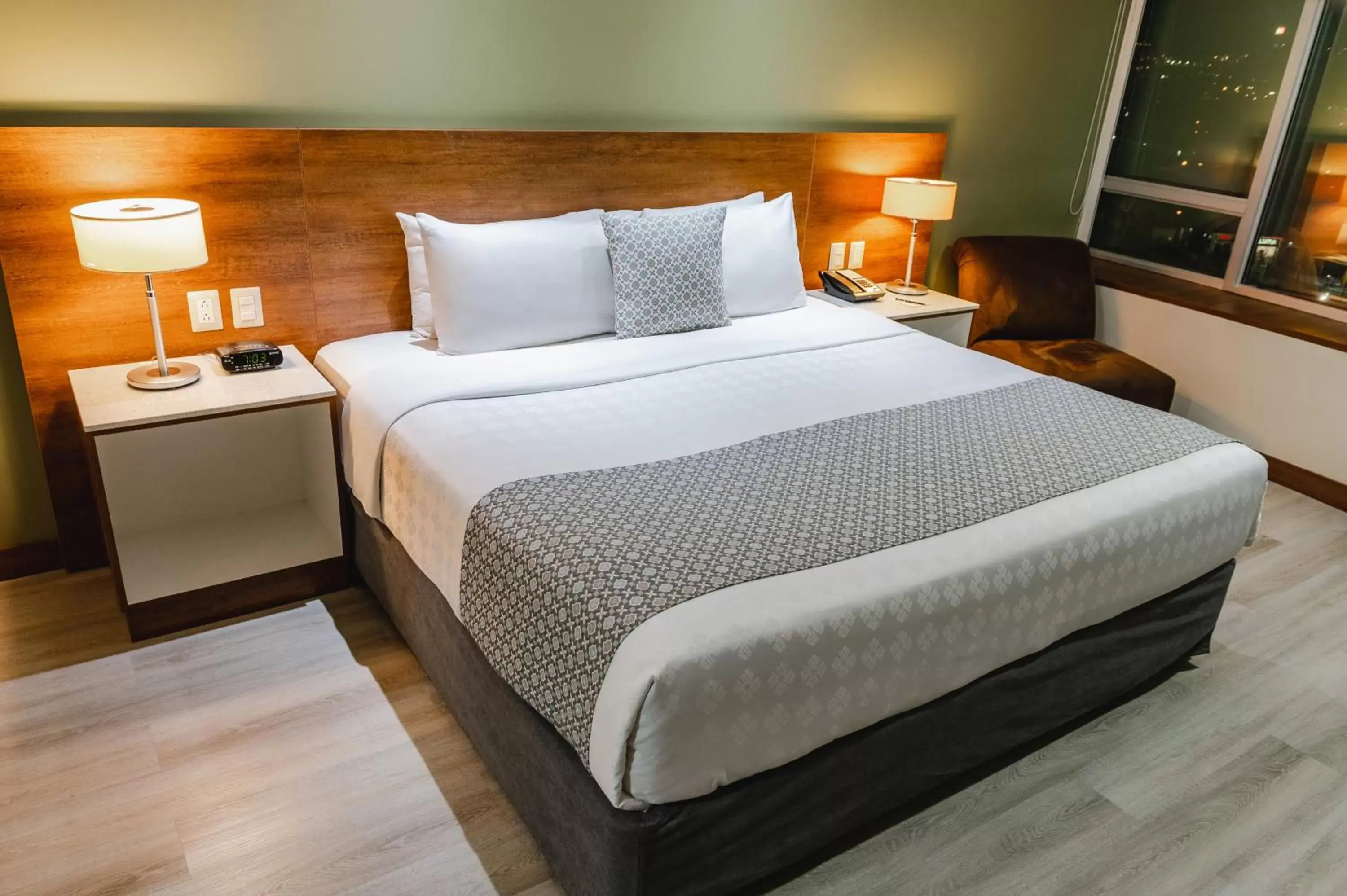 Bed in Wyndham Garden Guayaquil