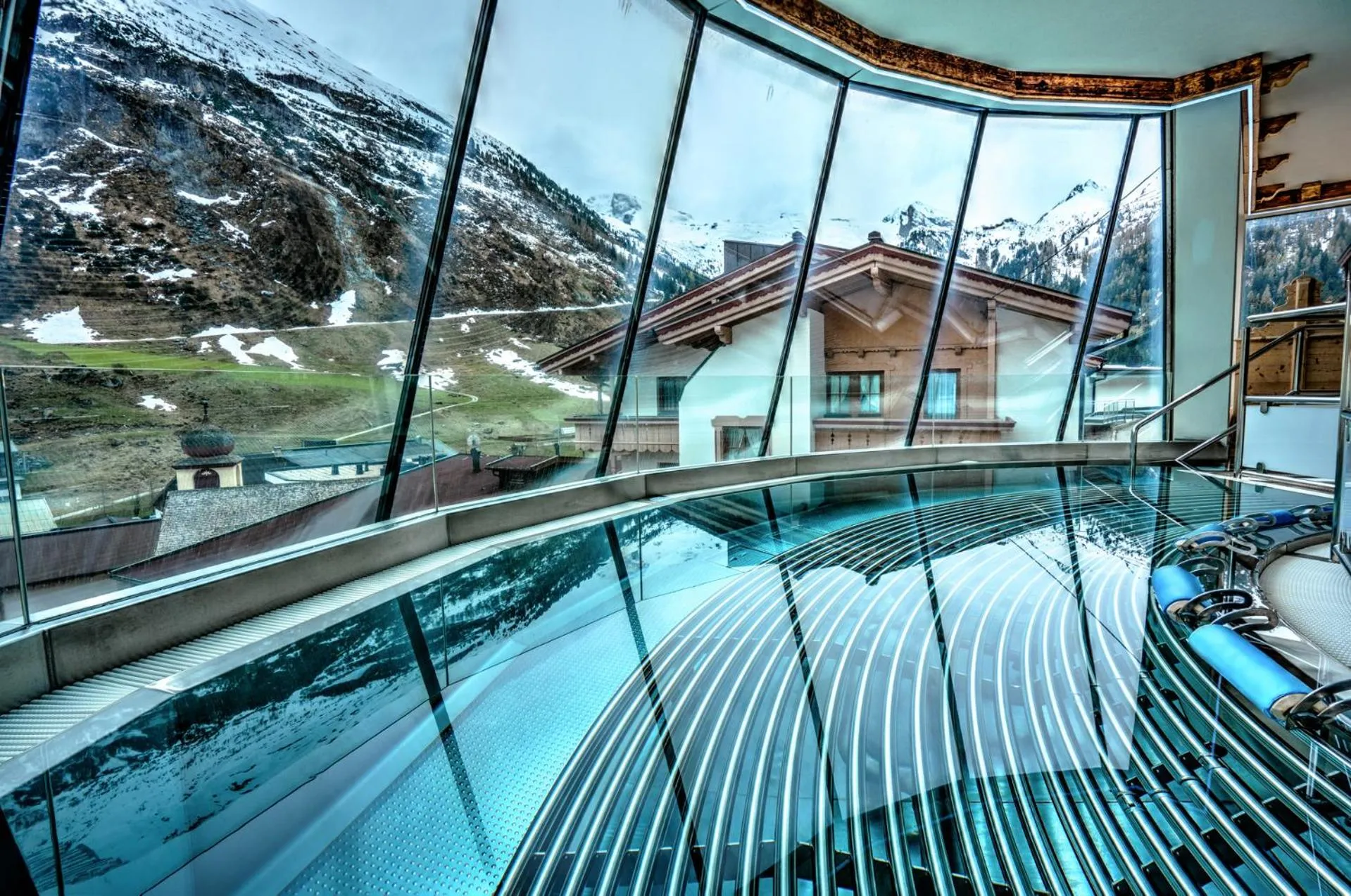 Hot Spring Bath in Alpenbad Hotel Hohenhaus