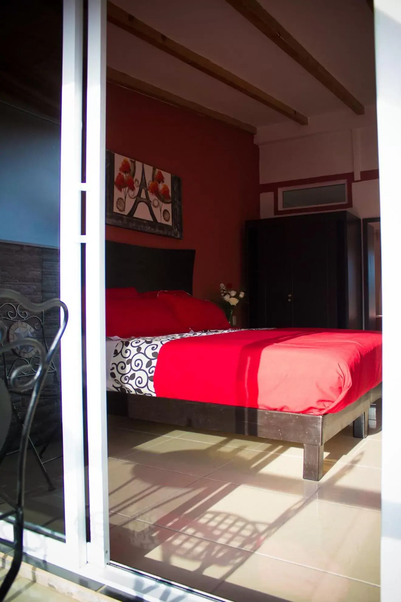 Balcony/Terrace, Bed in Hotel & Suites Cerro Roj0