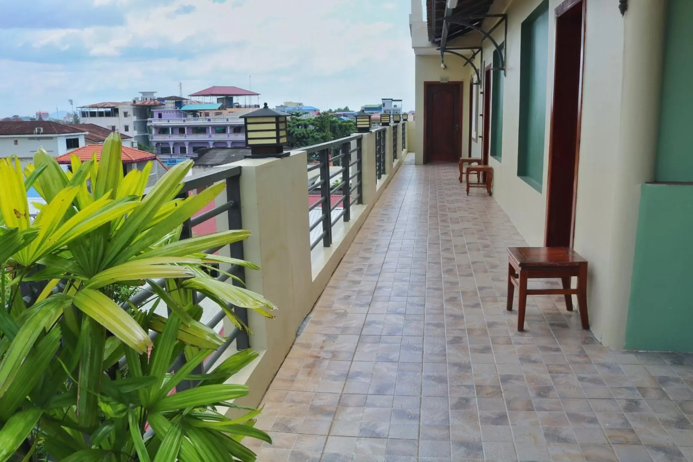 Balcony/Terrace in Neakru Guesthouse and Restaurant