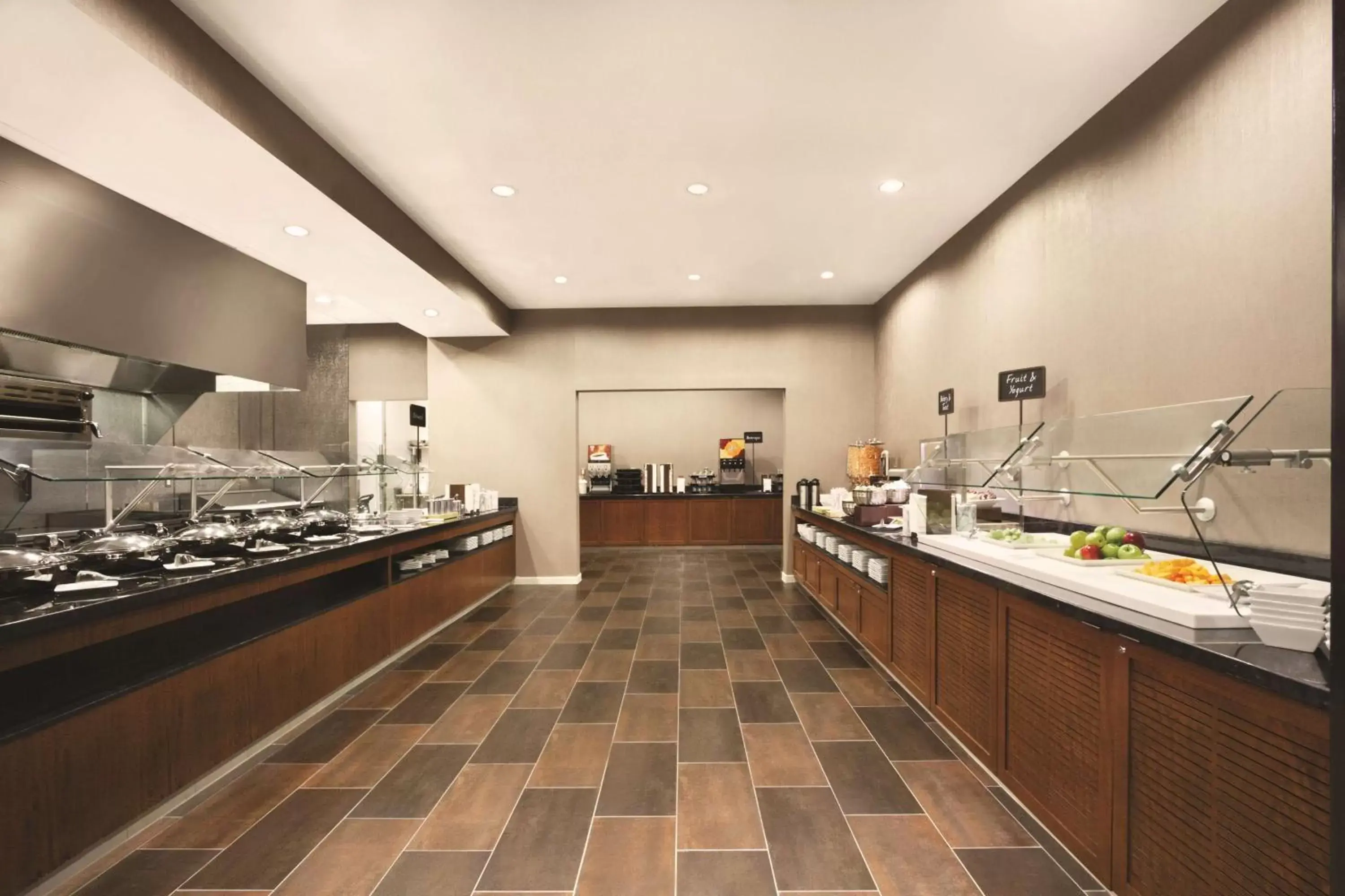 Dining area, Restaurant/Places to Eat in Embassy Suites Springfield