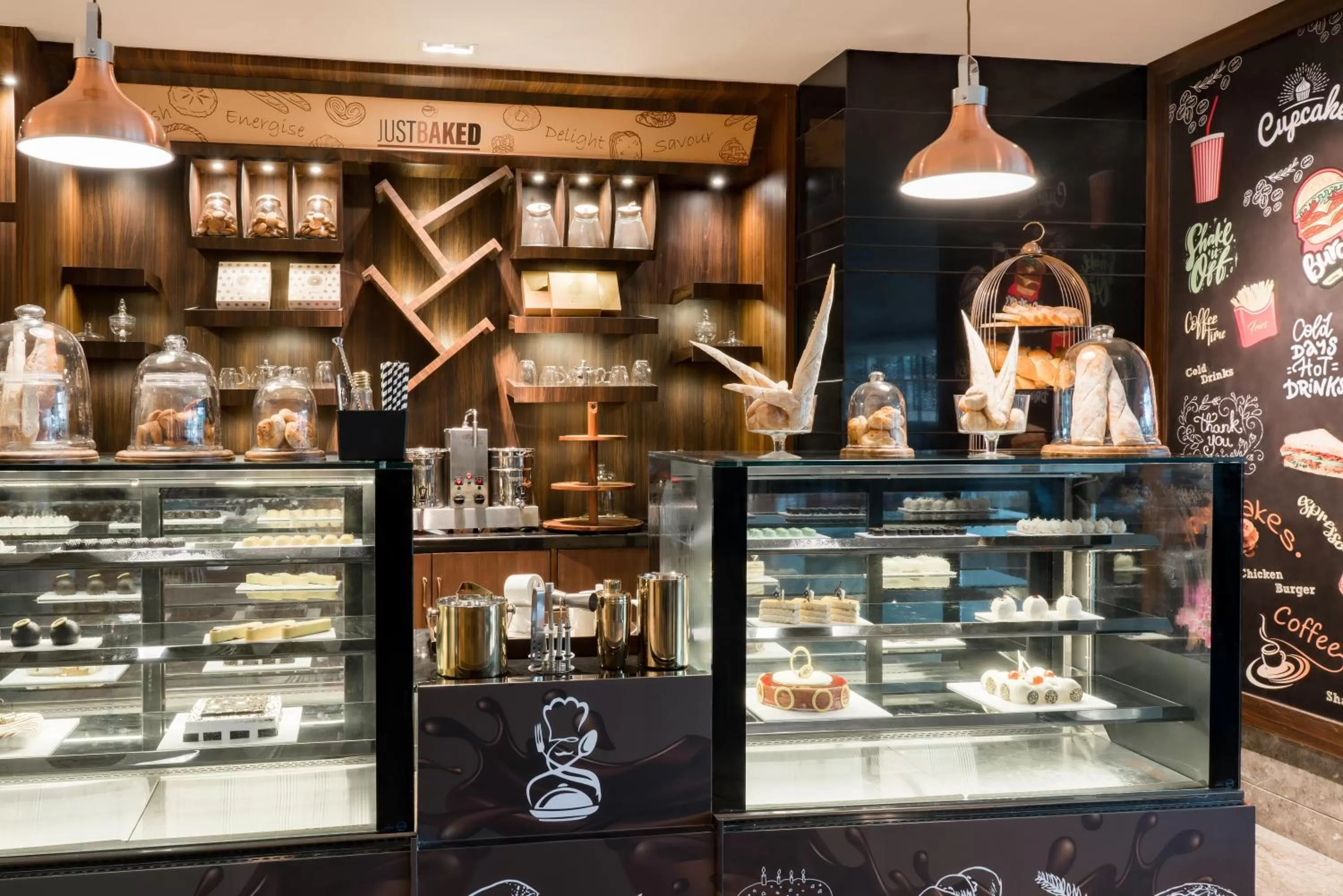 Restaurant/places to eat in Radisson Bhopal