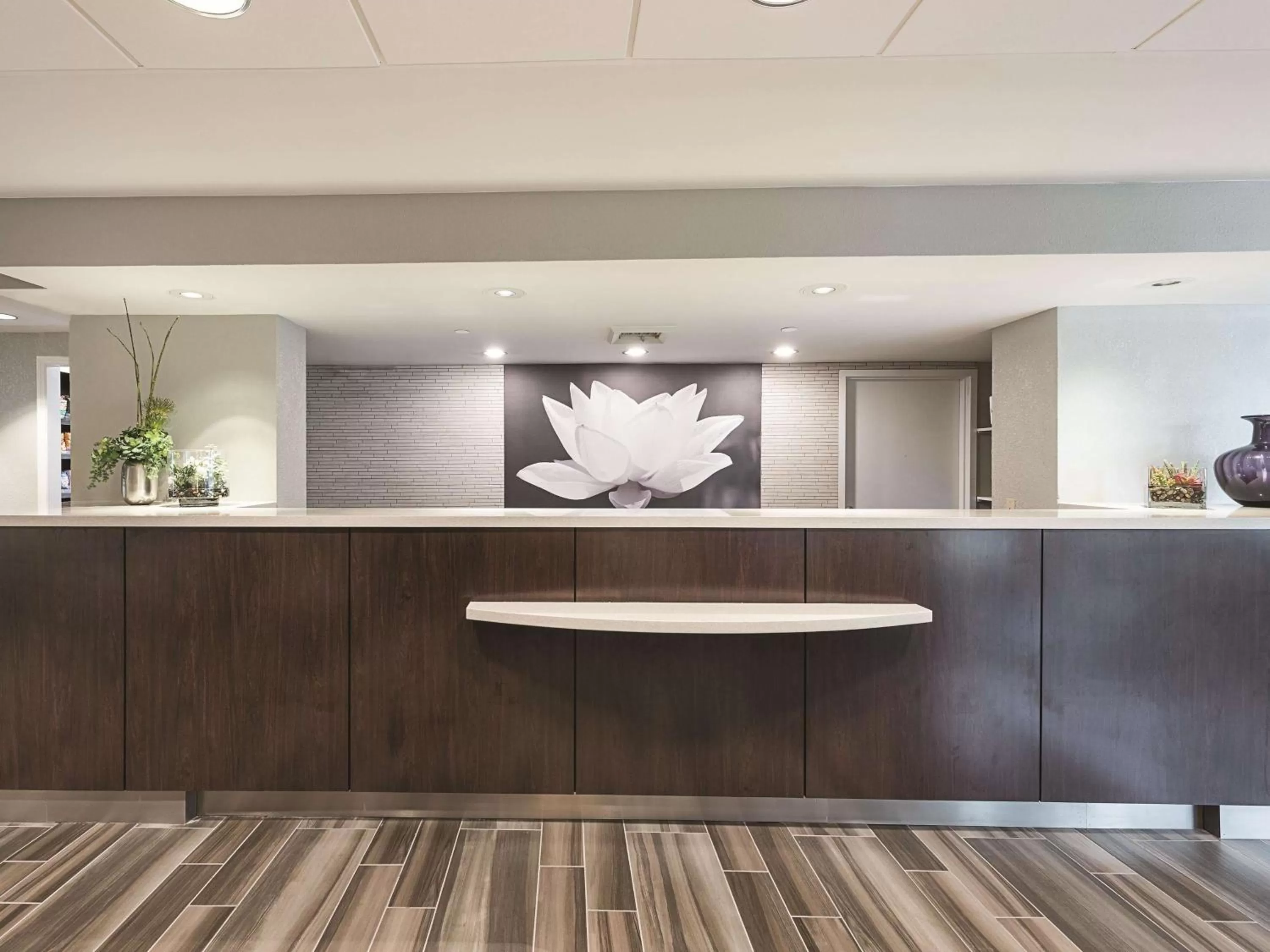 Lobby or reception in La Quinta by Wyndham Plantation at SW 6th St