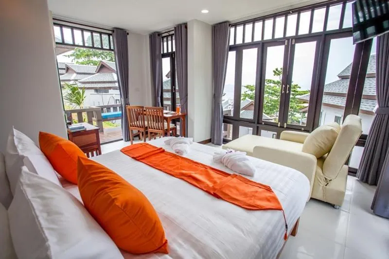 Bed in Lanta Corner Resort