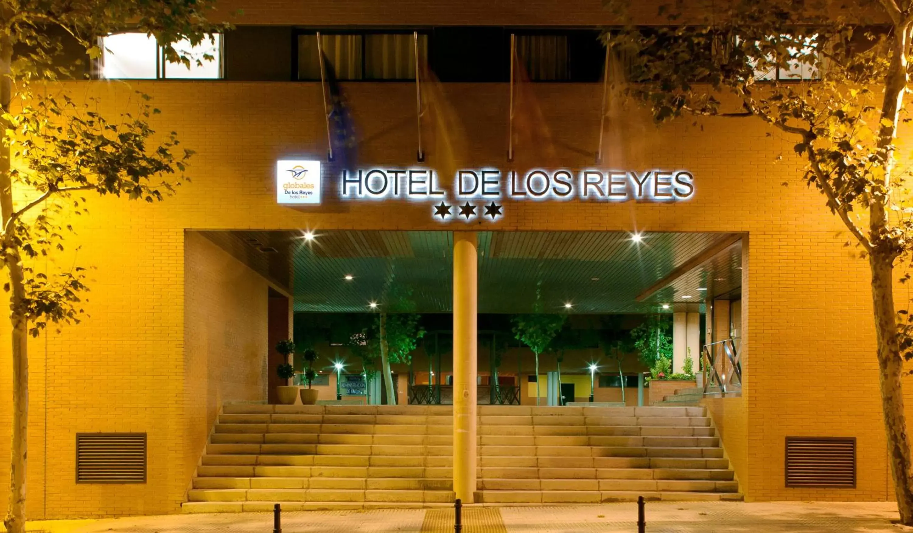 Facade/entrance in Globales de los Reyes