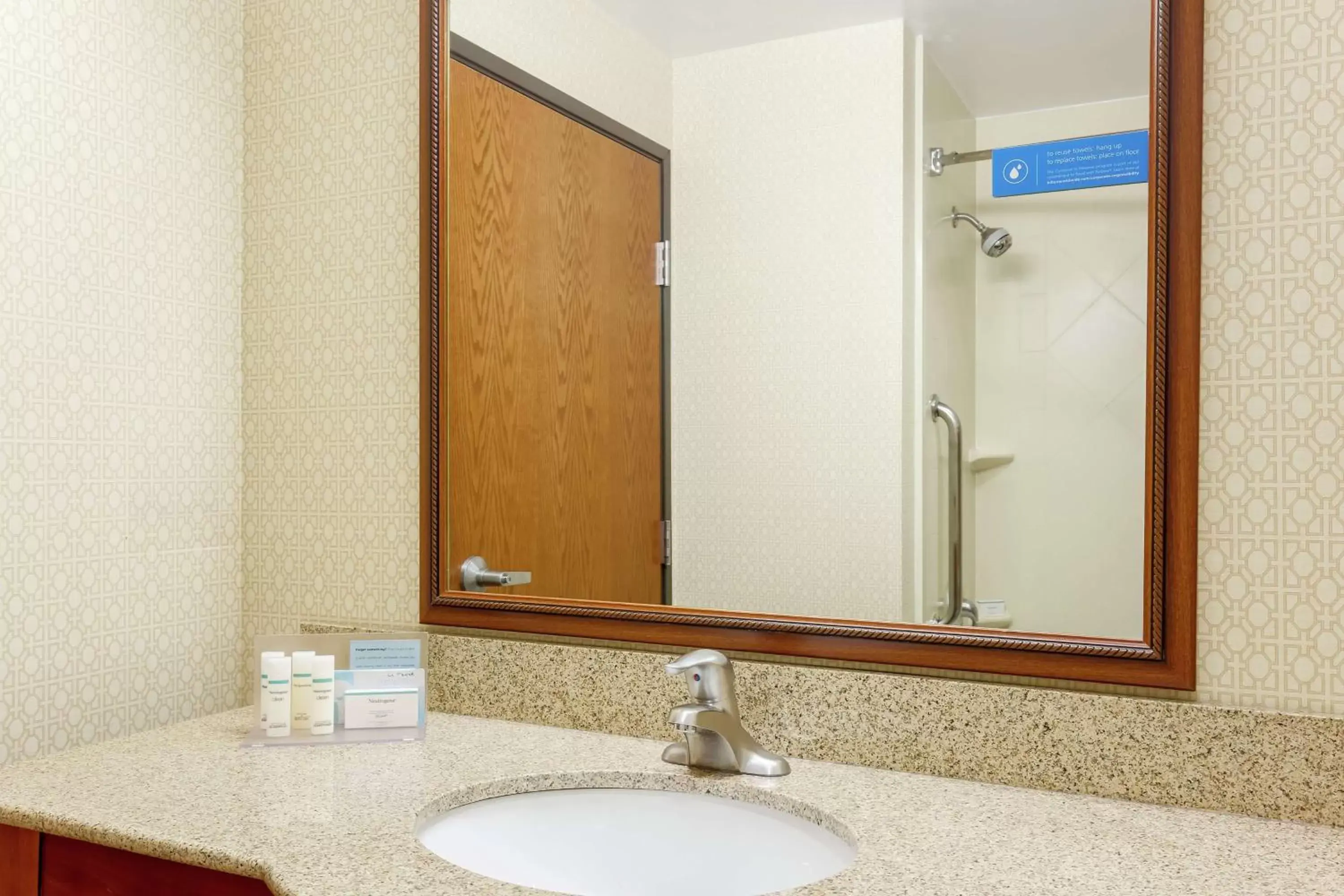 Bathroom in Hampton Inn & Suites Dallas-Allen