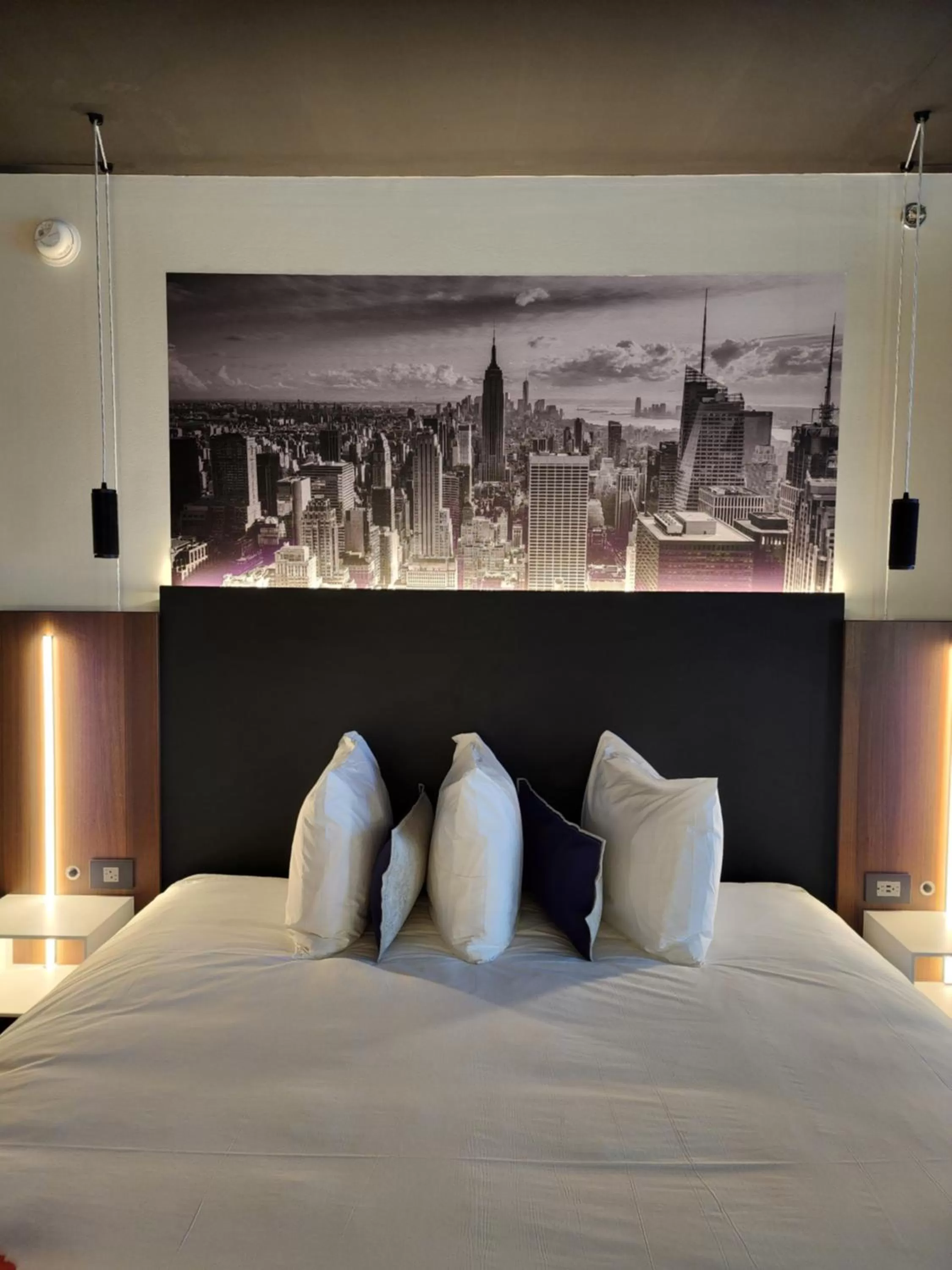 Bed in Grand Hotel TiMES Blainville-Mirabel