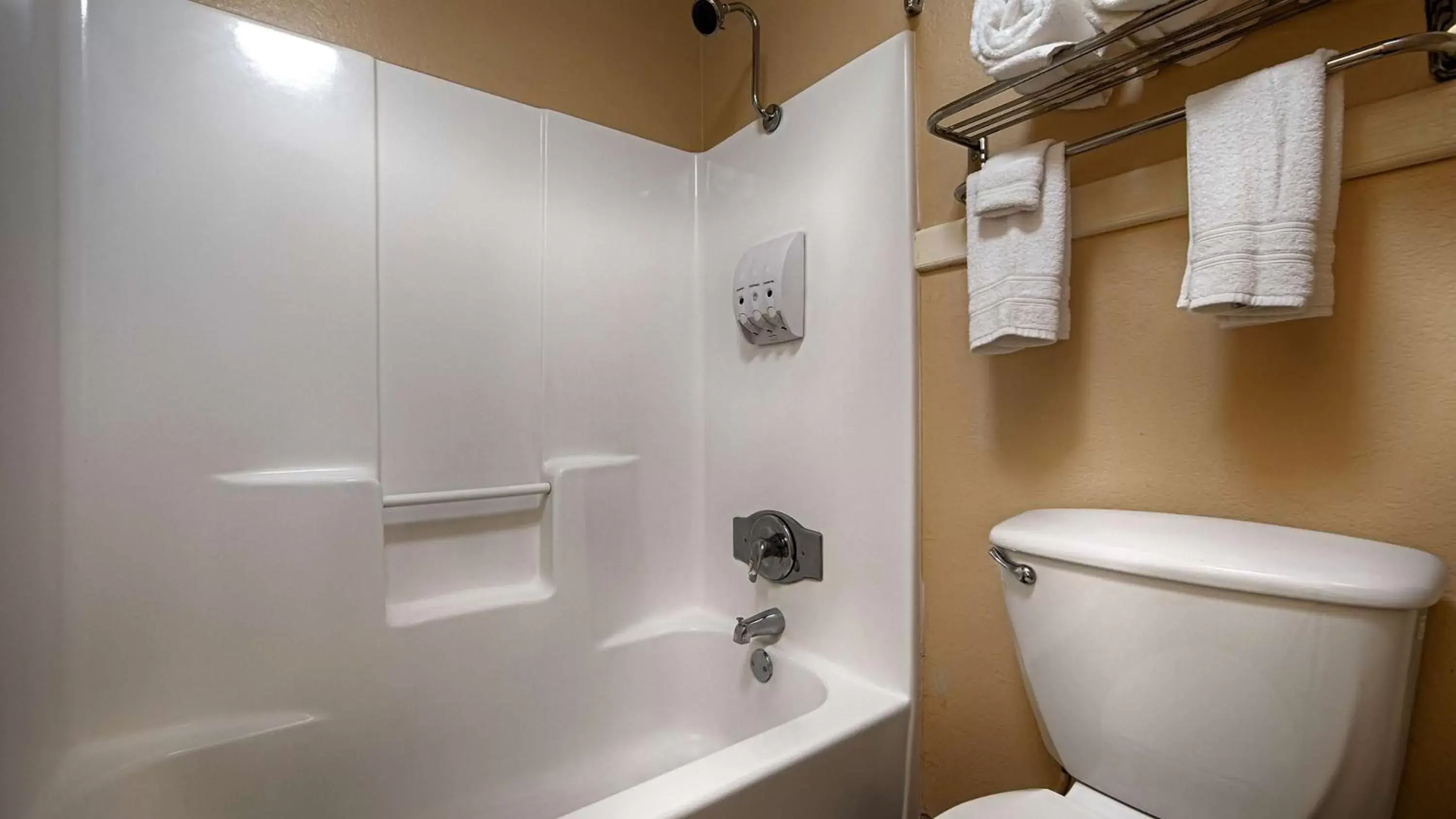 Bathroom in SureStay Hotel by Best Western Zapata