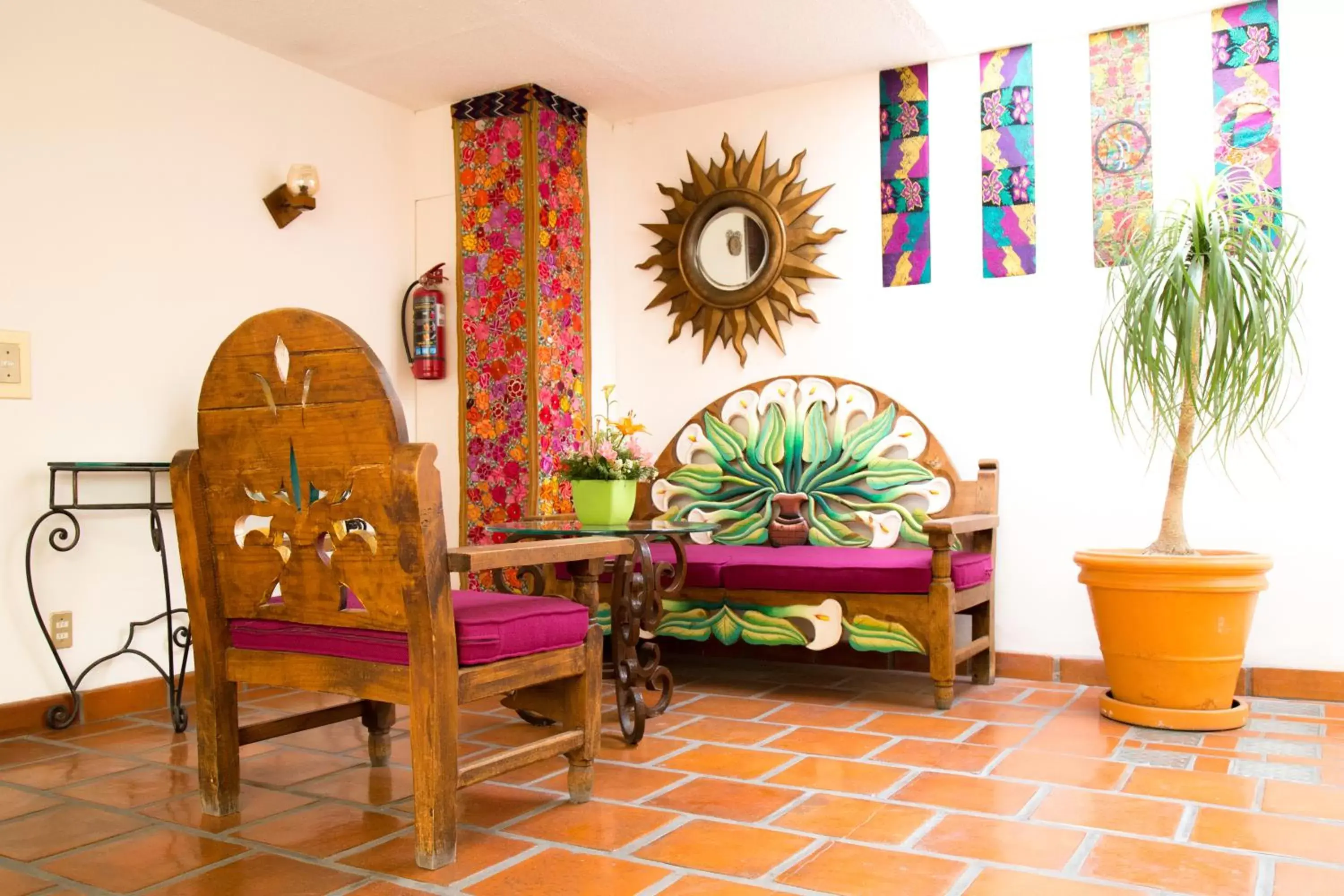 Communal lounge/ TV room, Dining Area in Quinta Don Jose Boutique Hotel