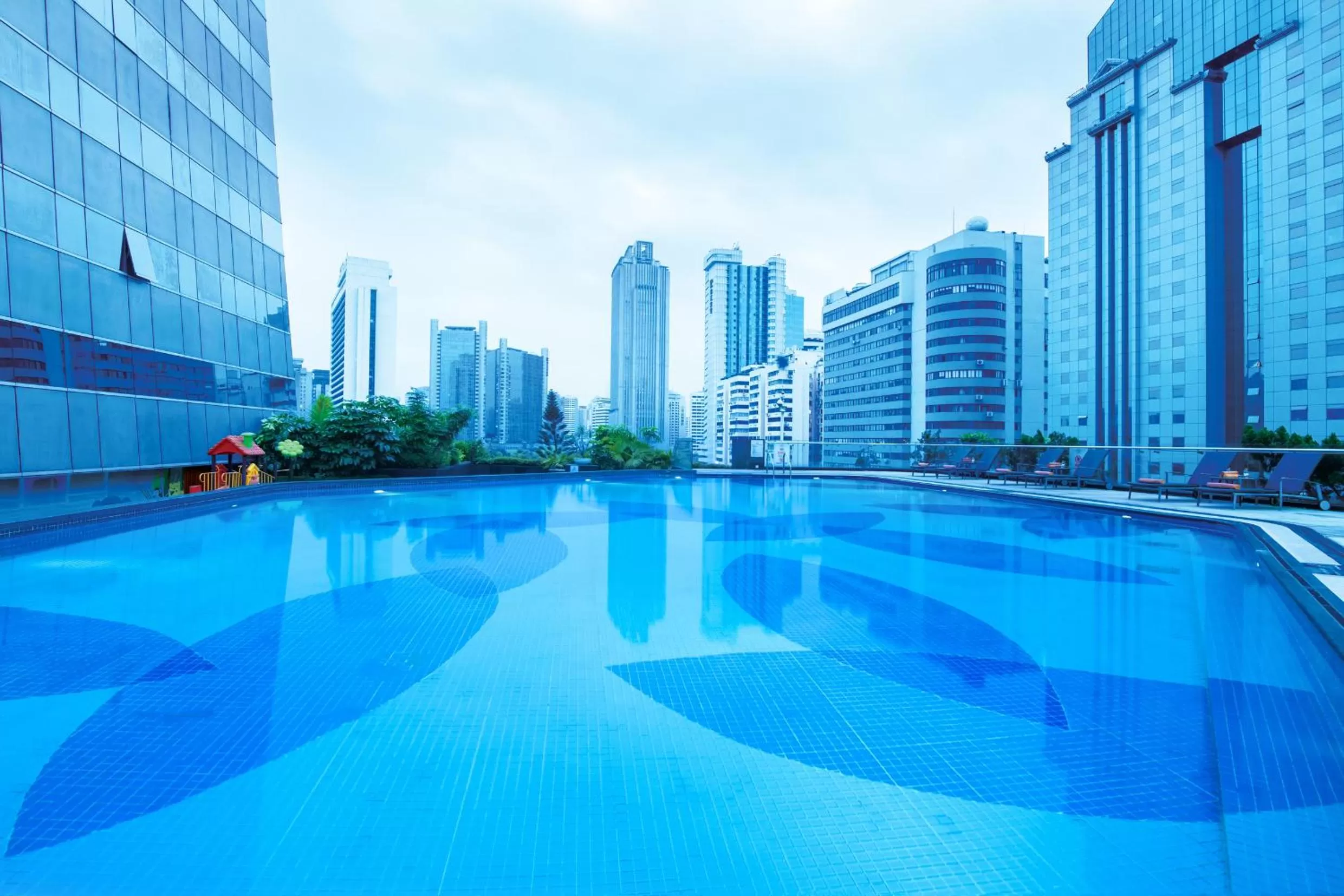 Pool view in Crowne Plaza Guangzhou City Centre by IHG