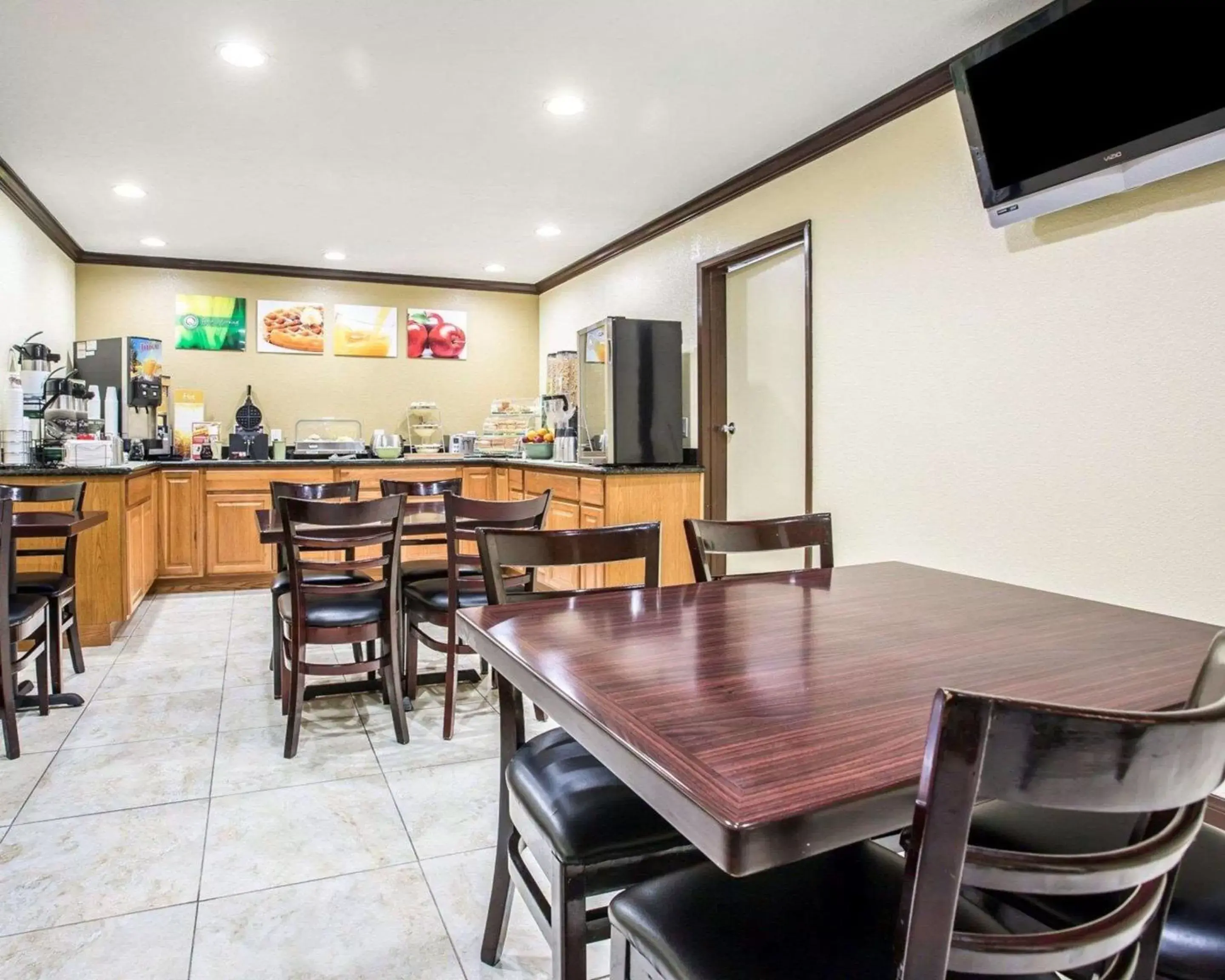Restaurant/Places to Eat in Quality Inn San Diego I-5 Naval Base Restaurant/Places to Eat in Quality Inn San Diego I-5 Naval Base