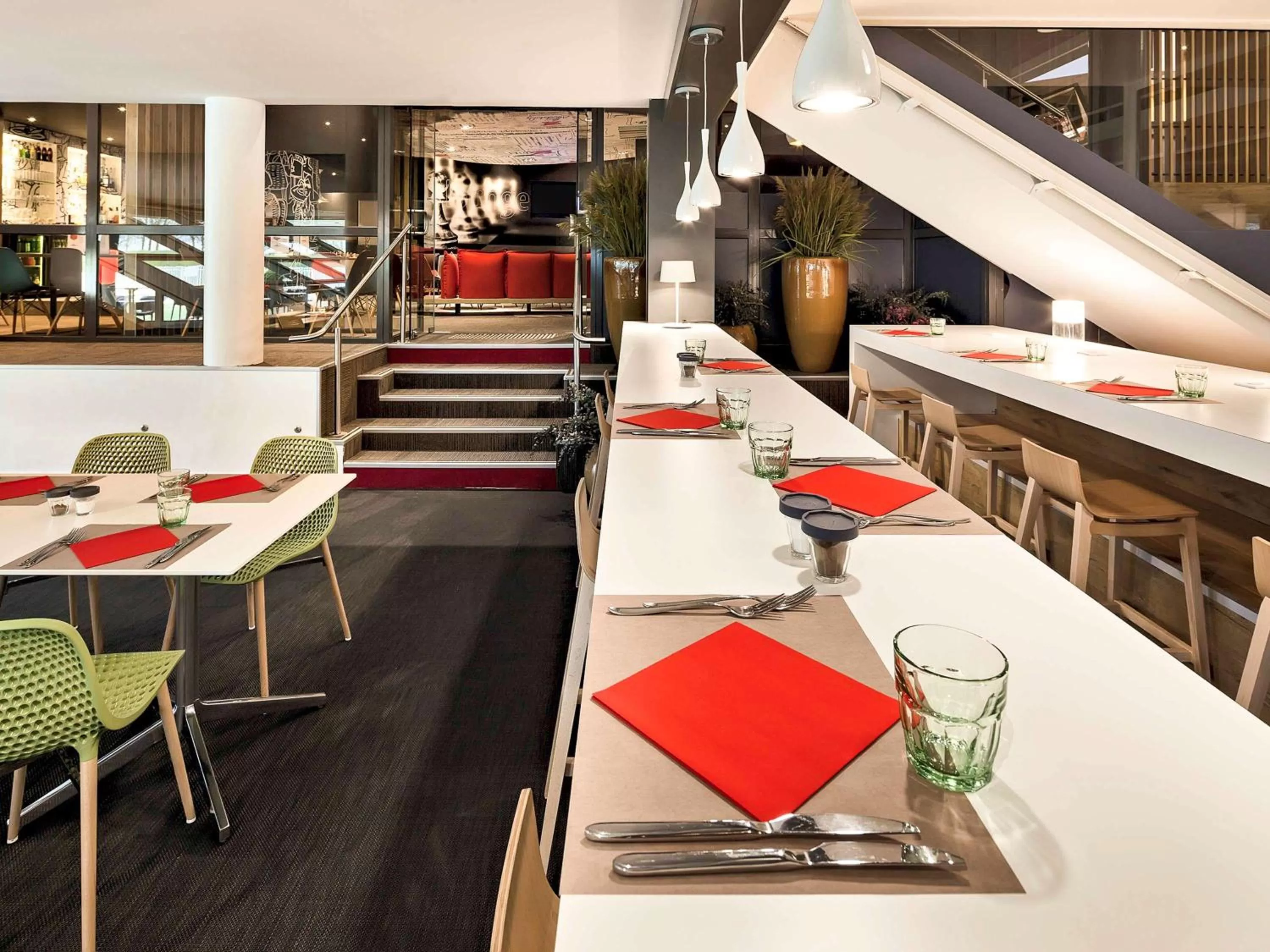 Restaurant/places to eat in ibis Poitiers Site du Futuroscope