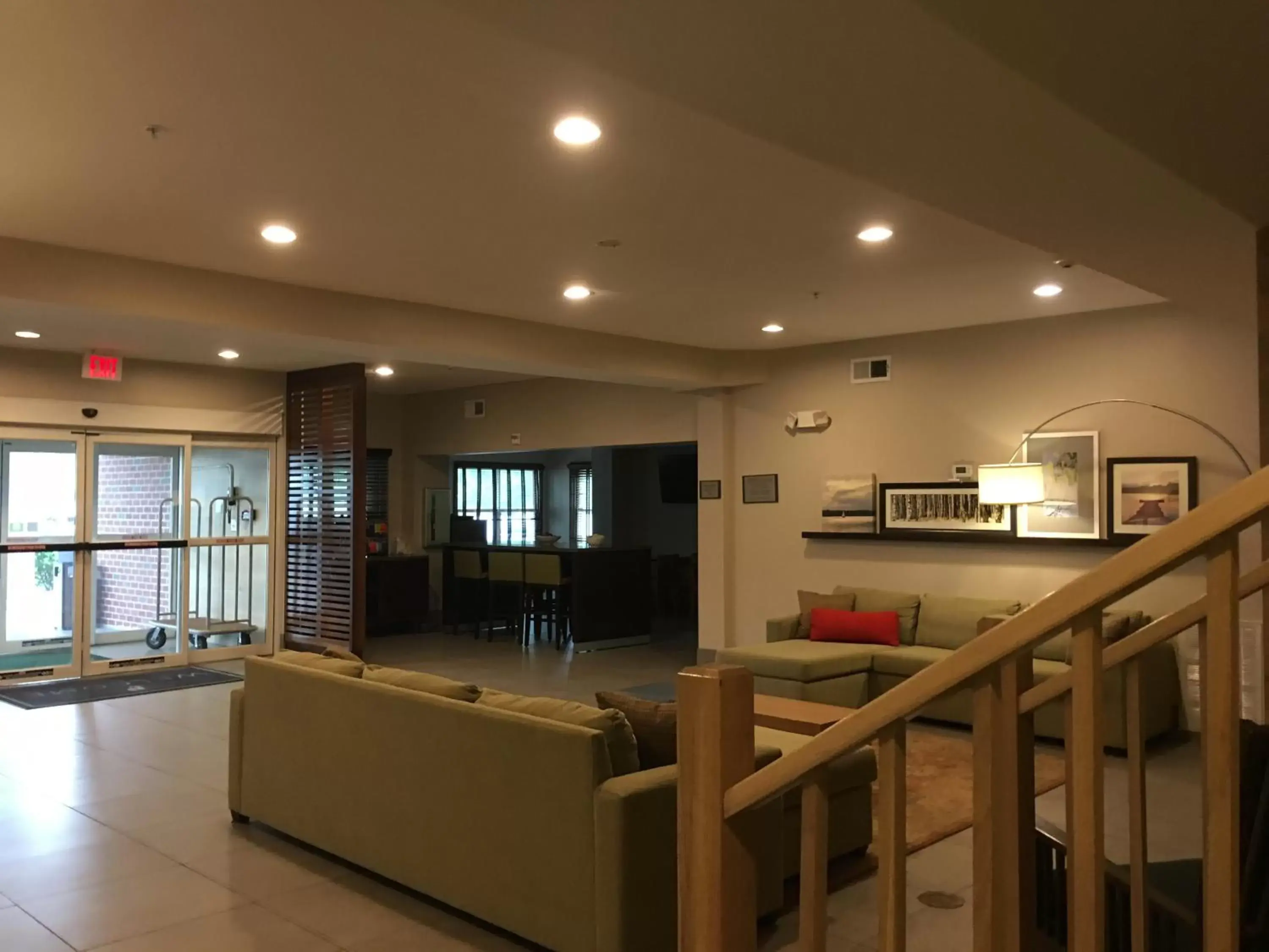 Living room, Lobby/Reception in Country Inn & Suites by Radisson, Camp Springs (Andrews Air Force Base), MD