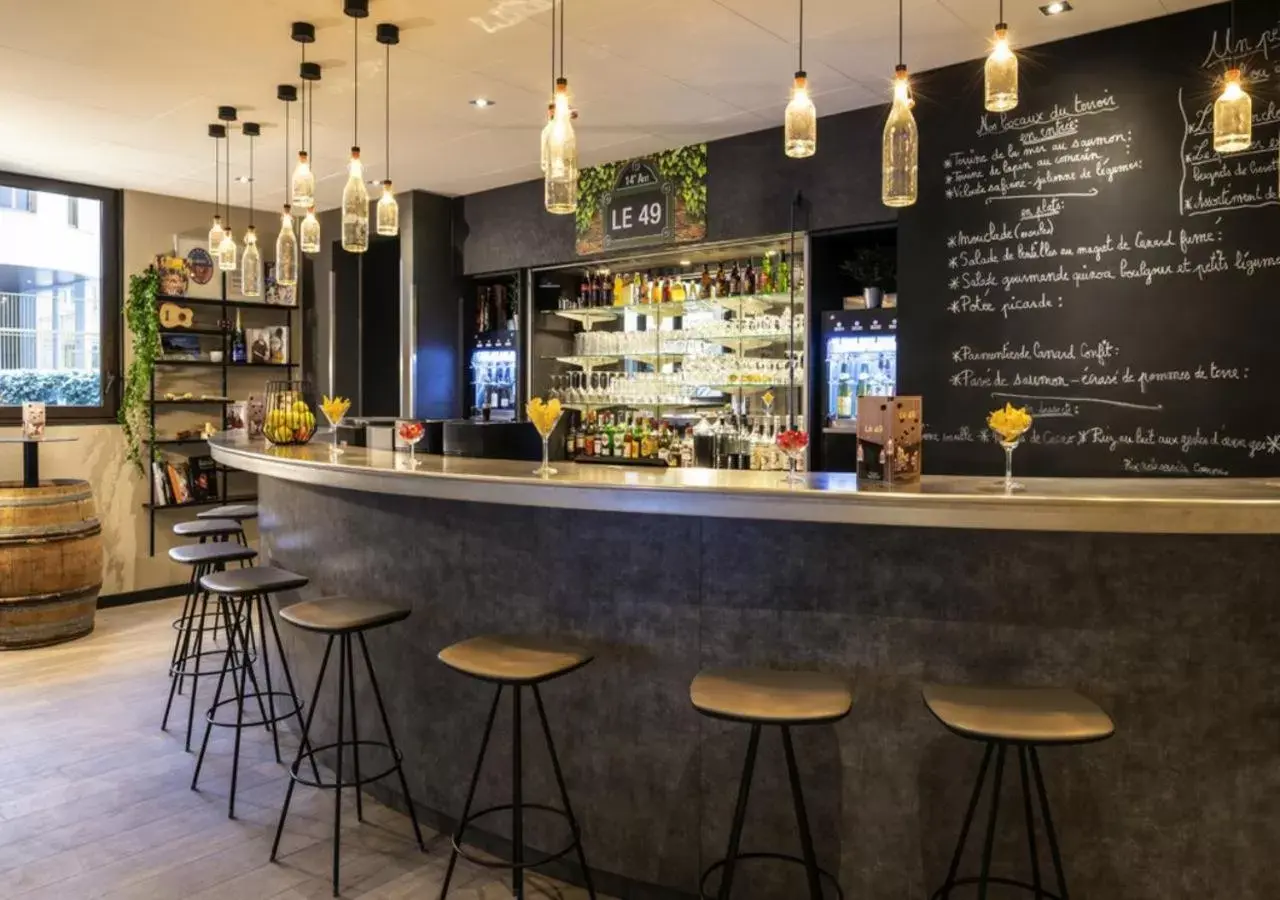 Patio, Lounge/Bar in ibis Paris Alesia Montparnasse