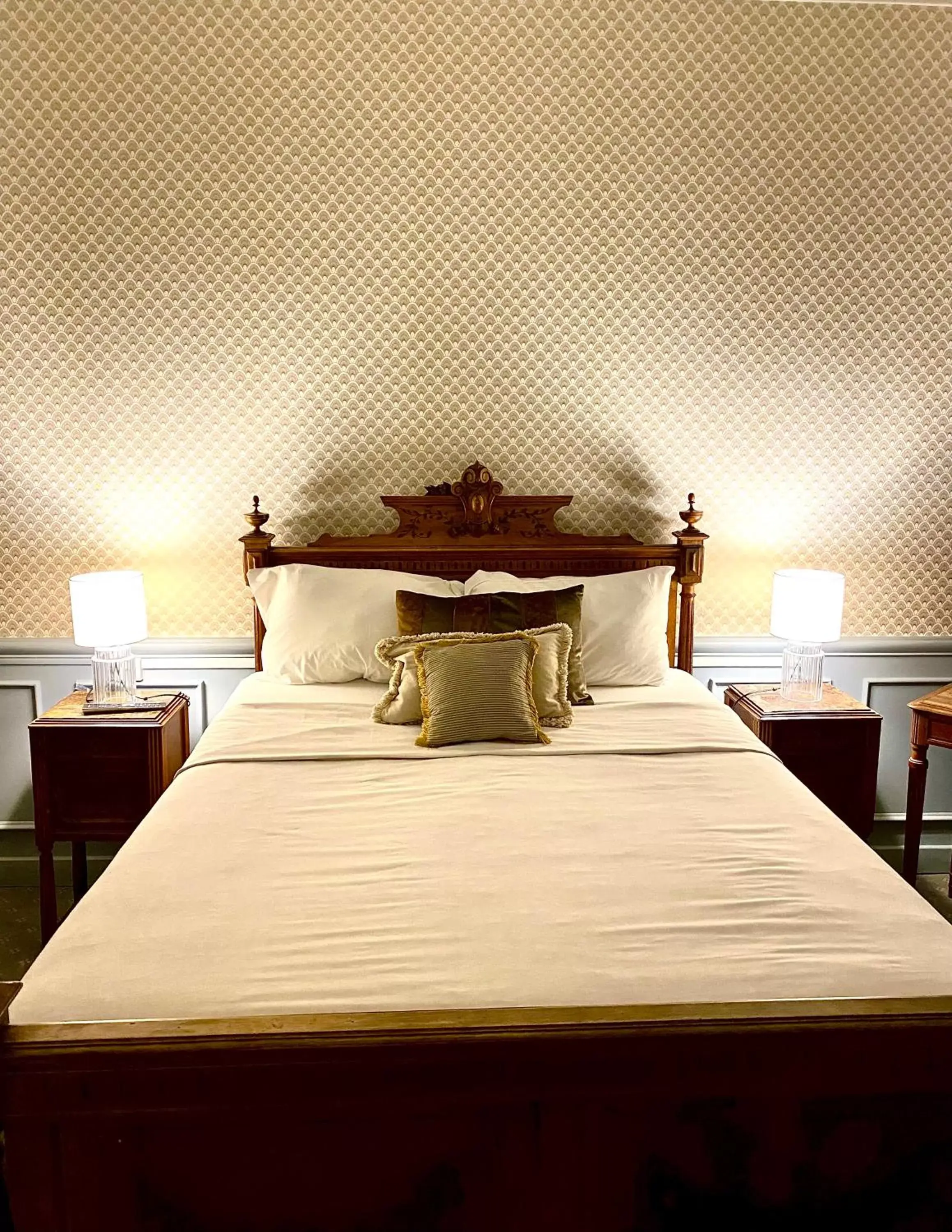 Bedroom, Bed in Château de Fontager