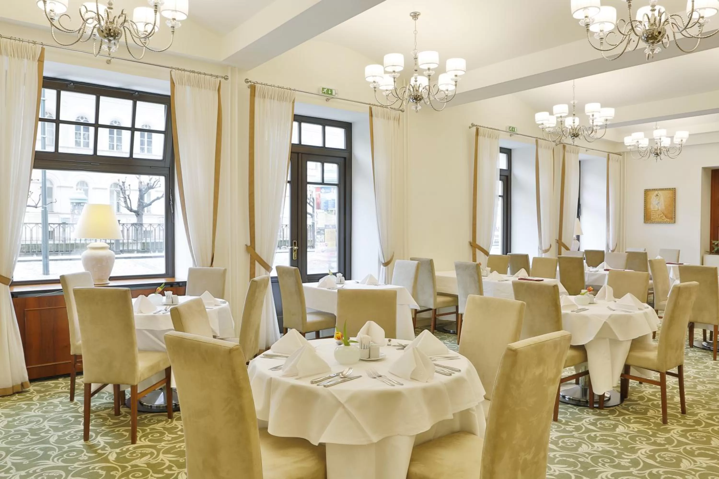 Restaurant/places to eat in Hotel Kolonada