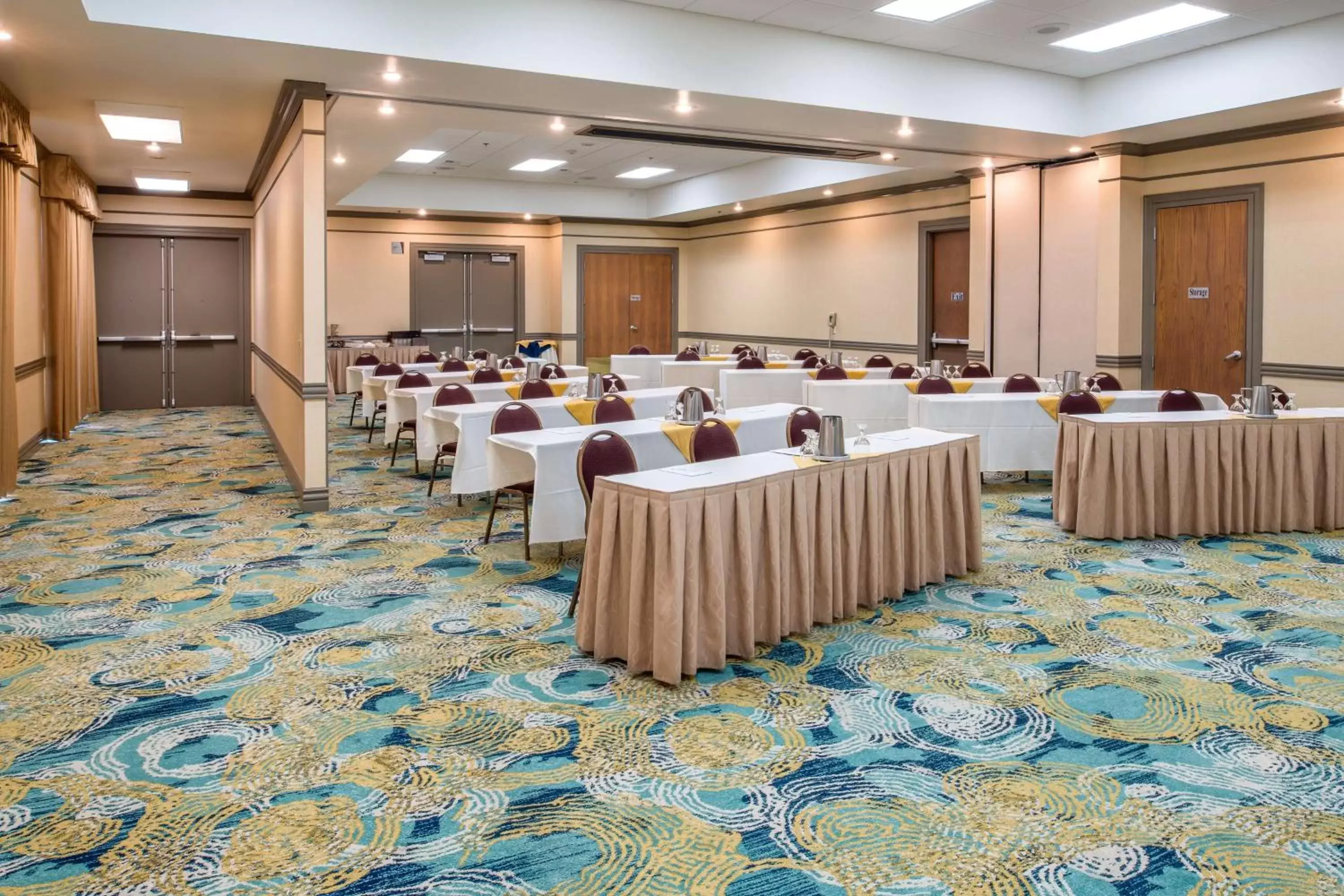 Meeting/conference room in Embassy Suites By Hilton Seattle - Tacoma International Airport