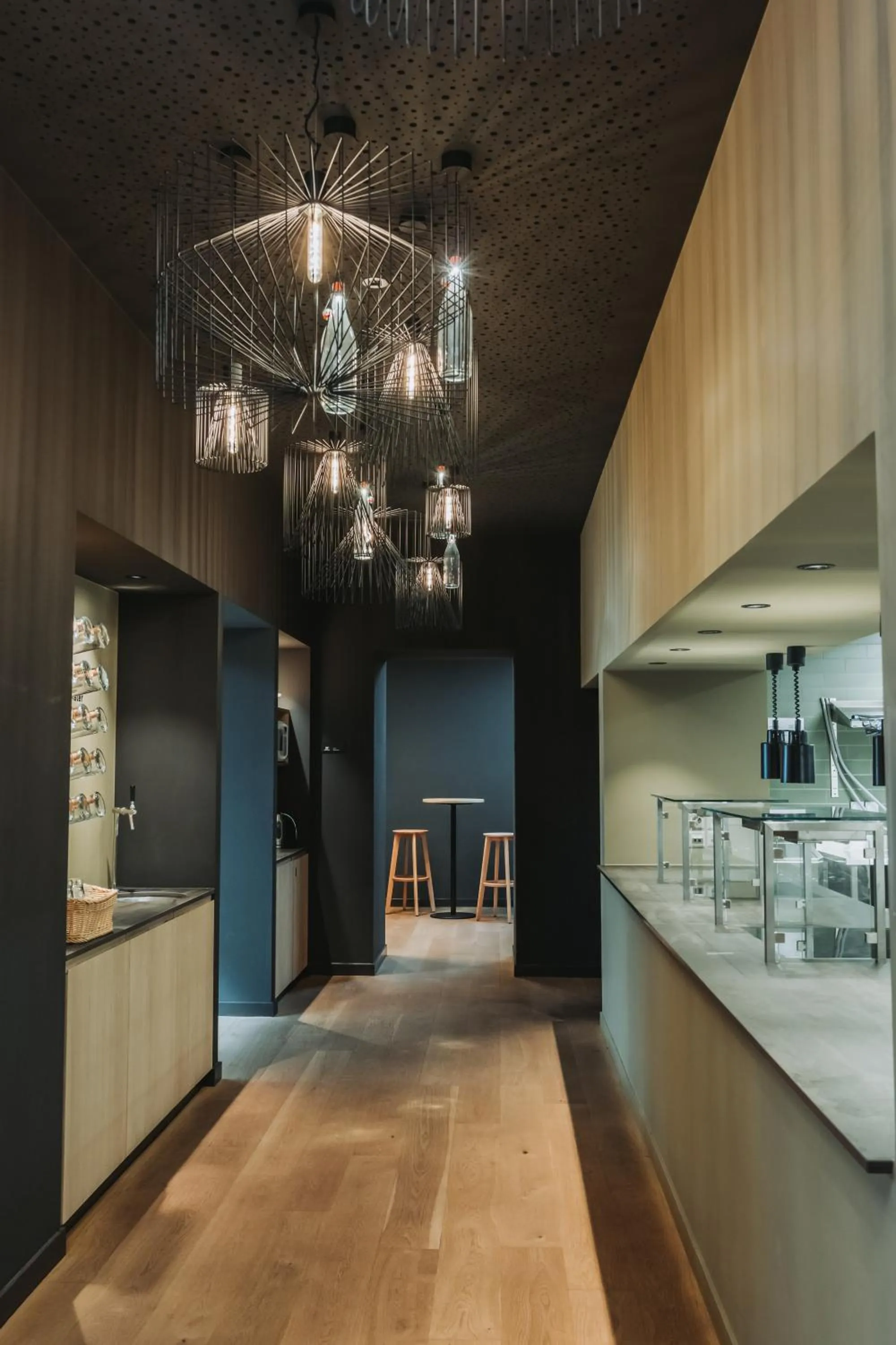 Restaurant/places to eat in Montreux Youth Hostel