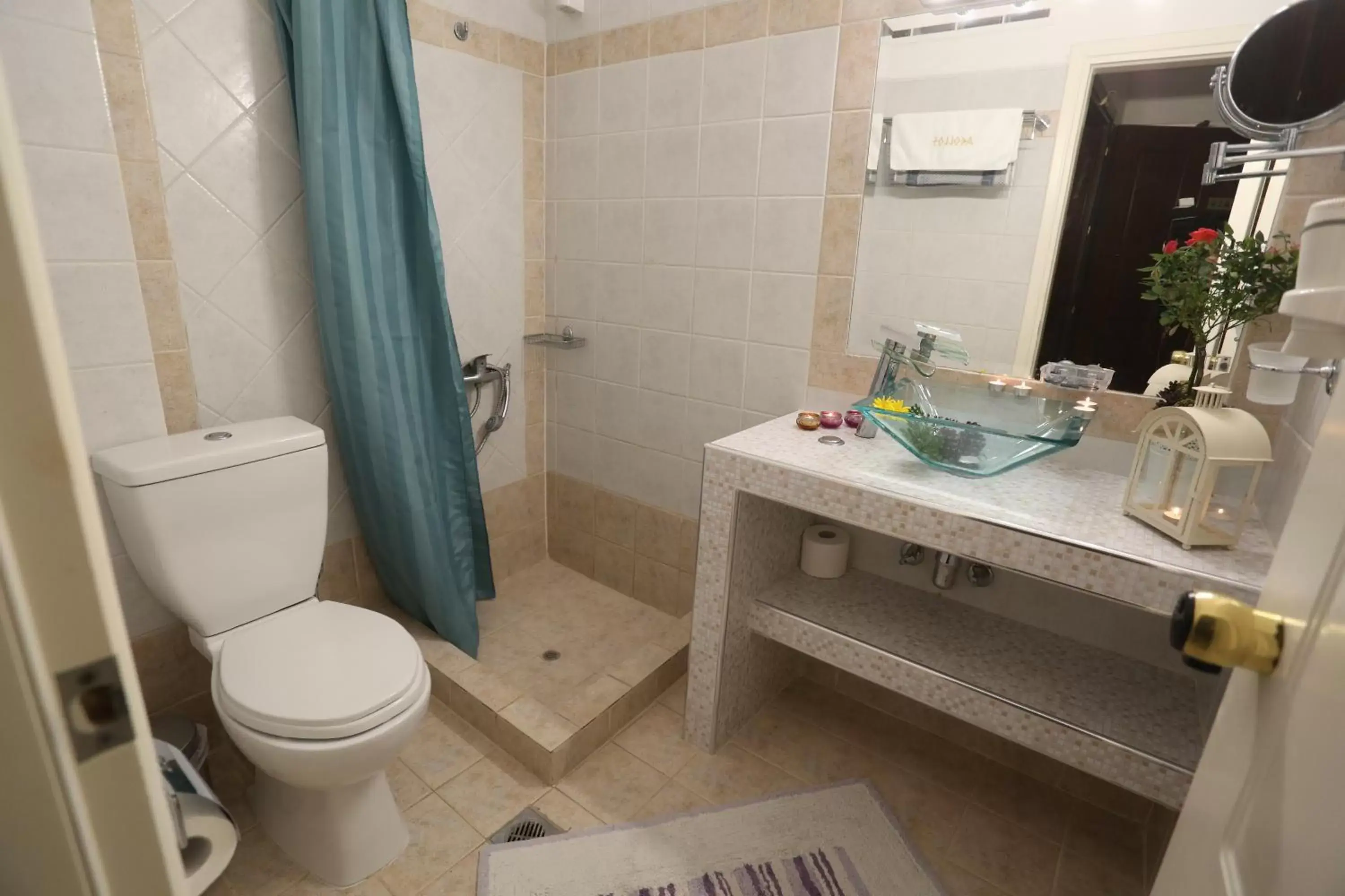 Bathroom in Hotel Aeollos