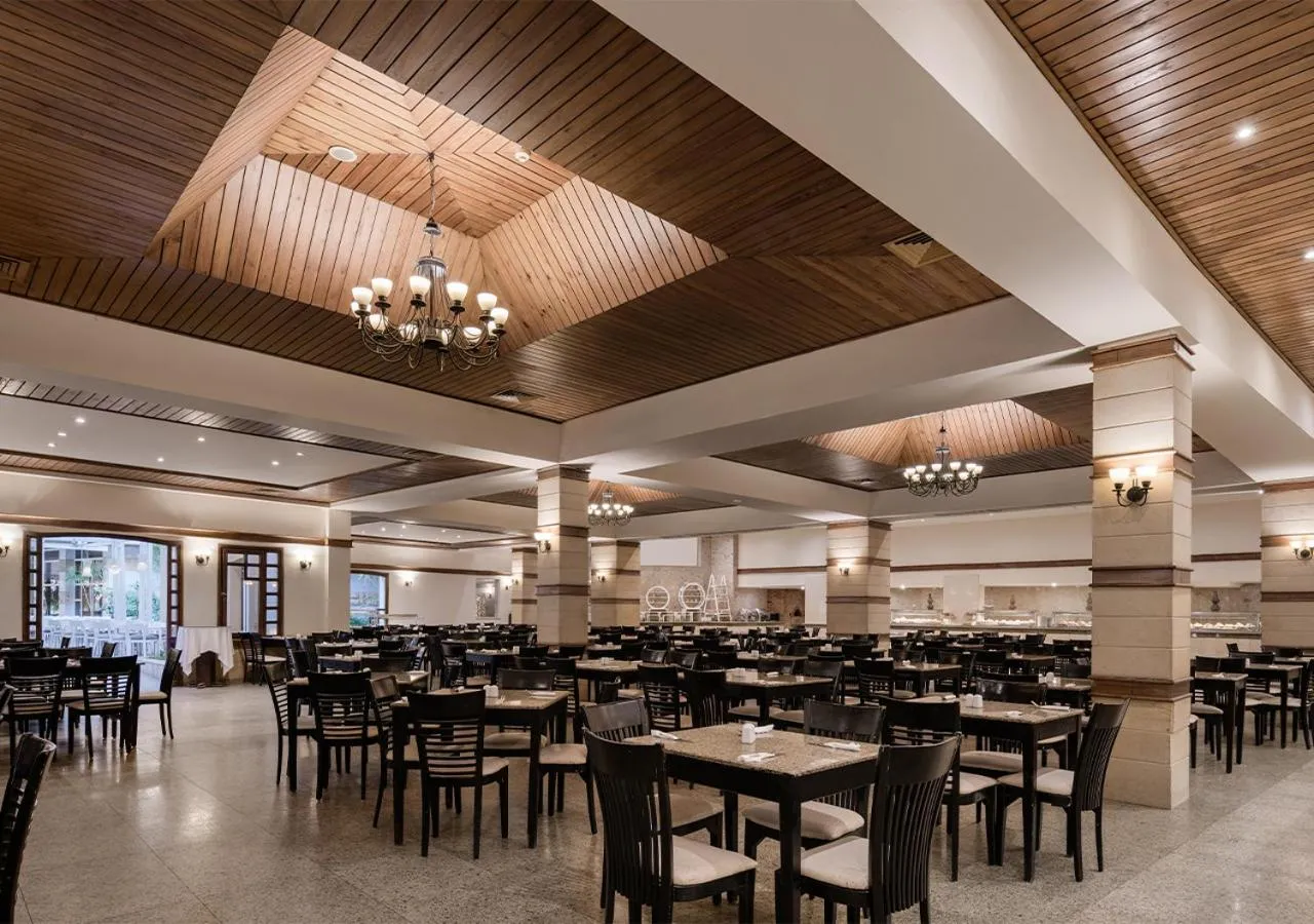 Restaurant/places to eat in Sindbad Club