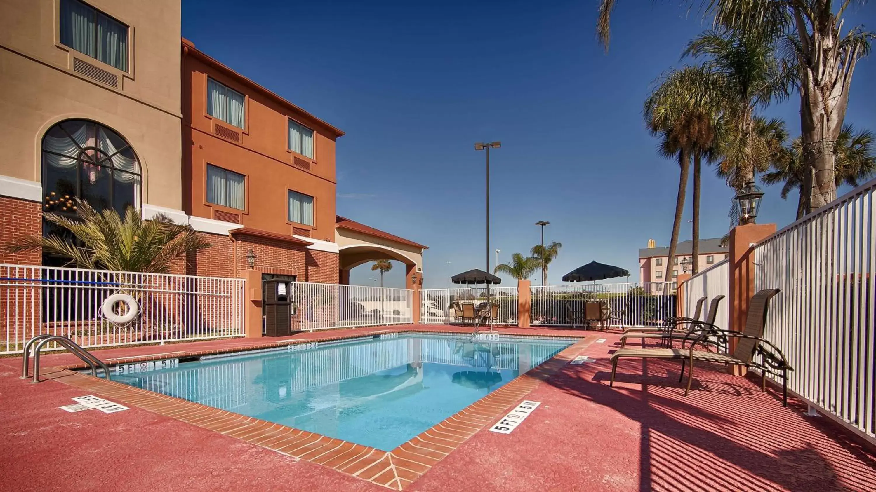 On site, Swimming Pool in Best Western Orange Inn & Suites