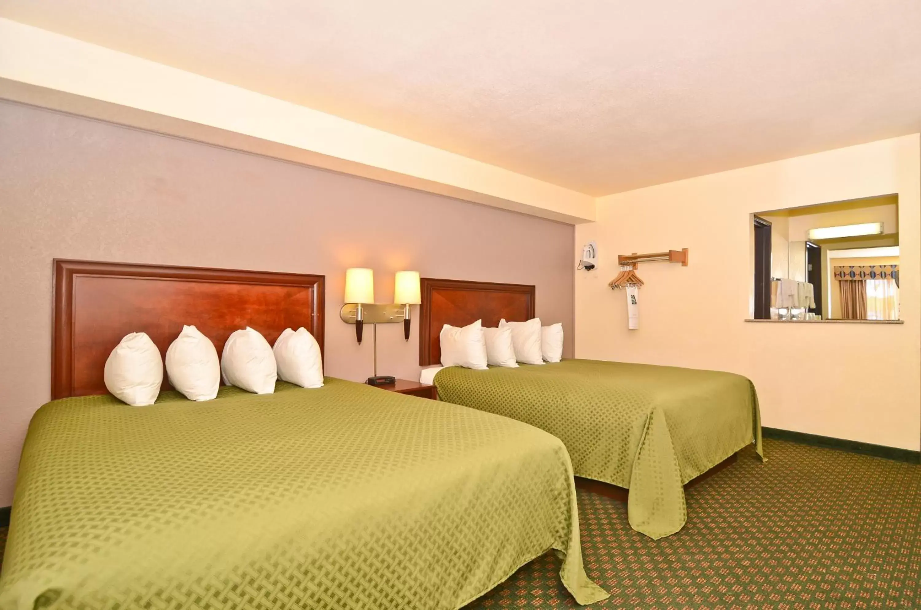 Queen Room with Balcony - Non-Smoking/2nd Floor in Quality Inn Wickenburg