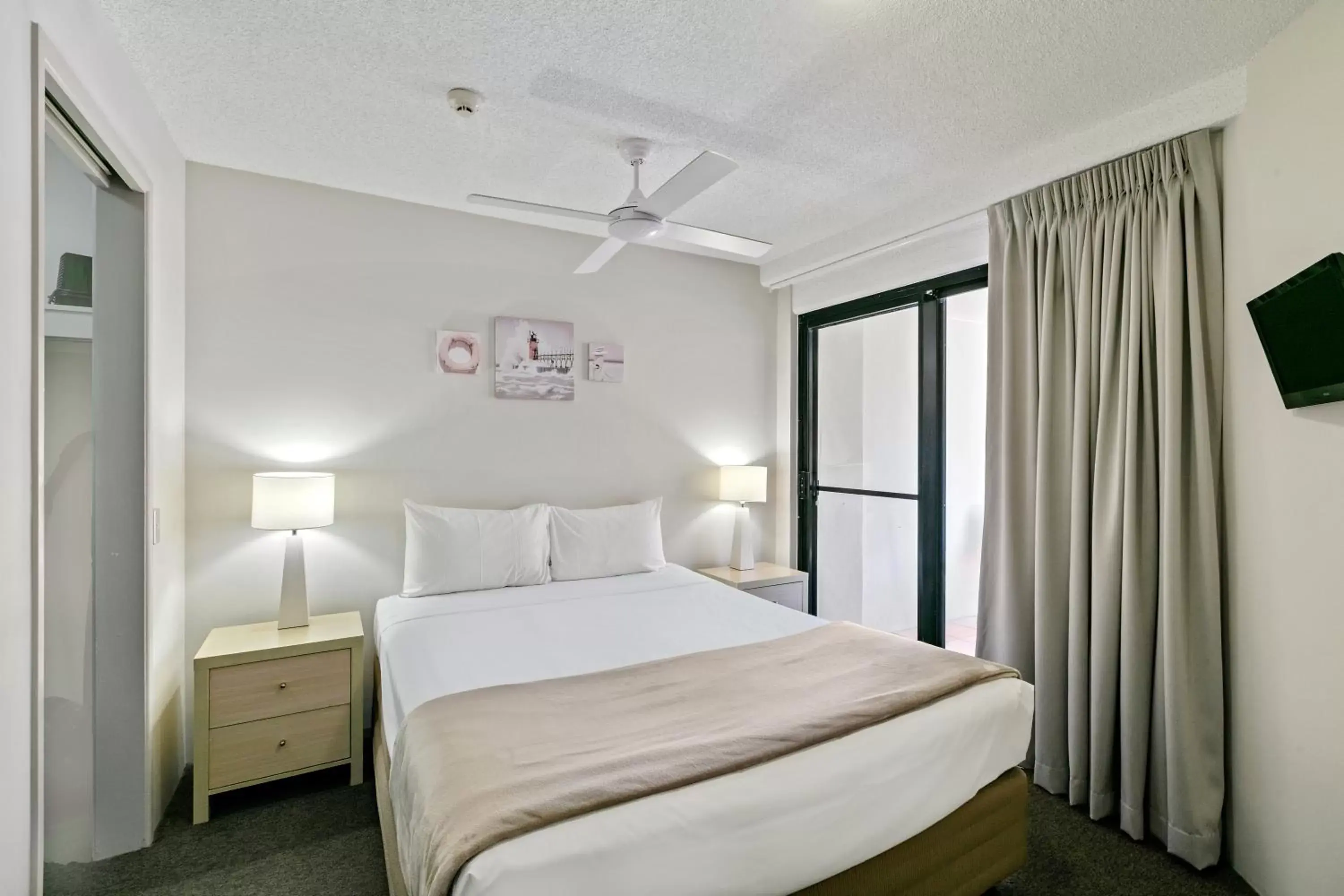 Bedroom, Bed in Caribbean Resort