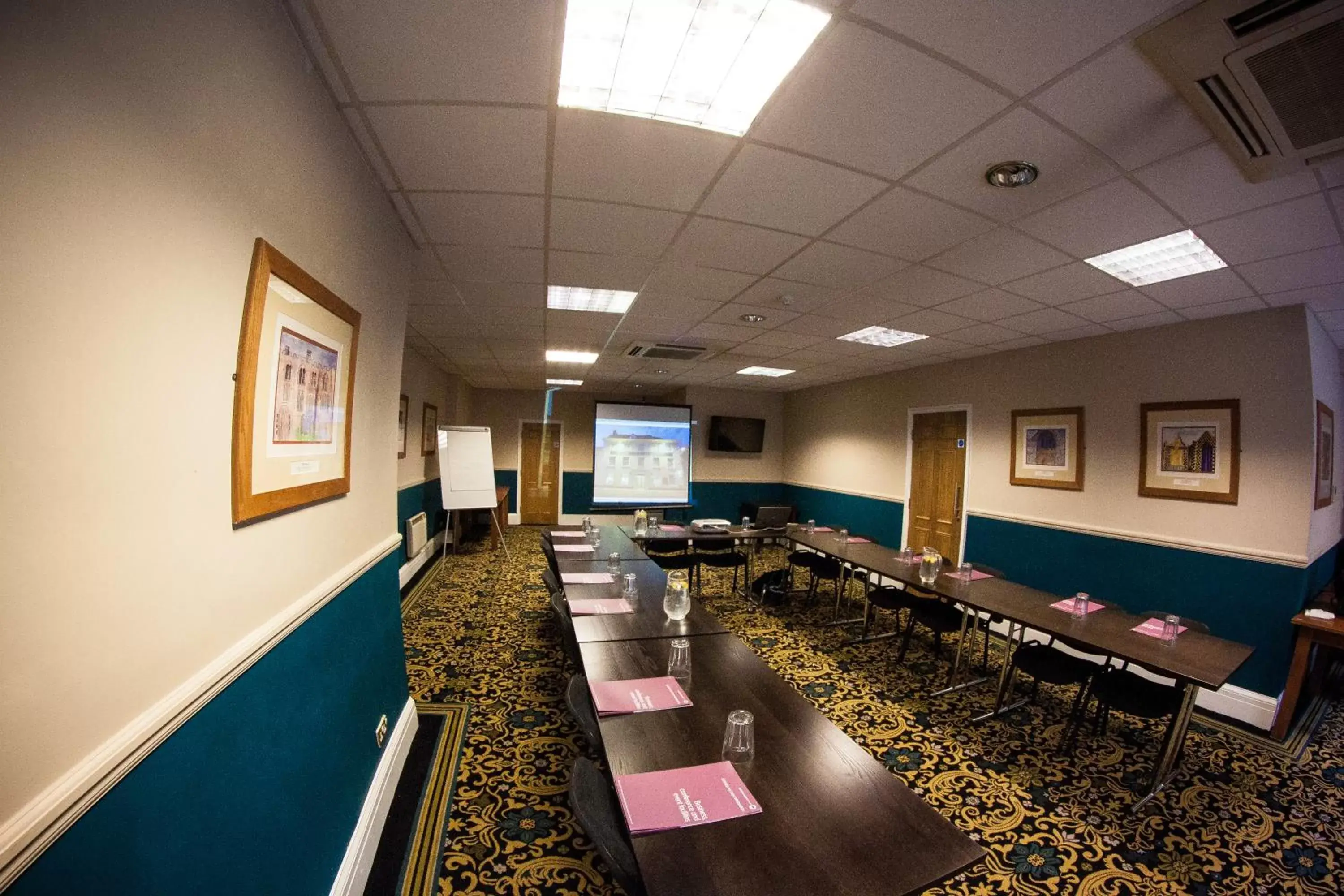 Meeting/conference room in Globe Hotel Wetherspoon