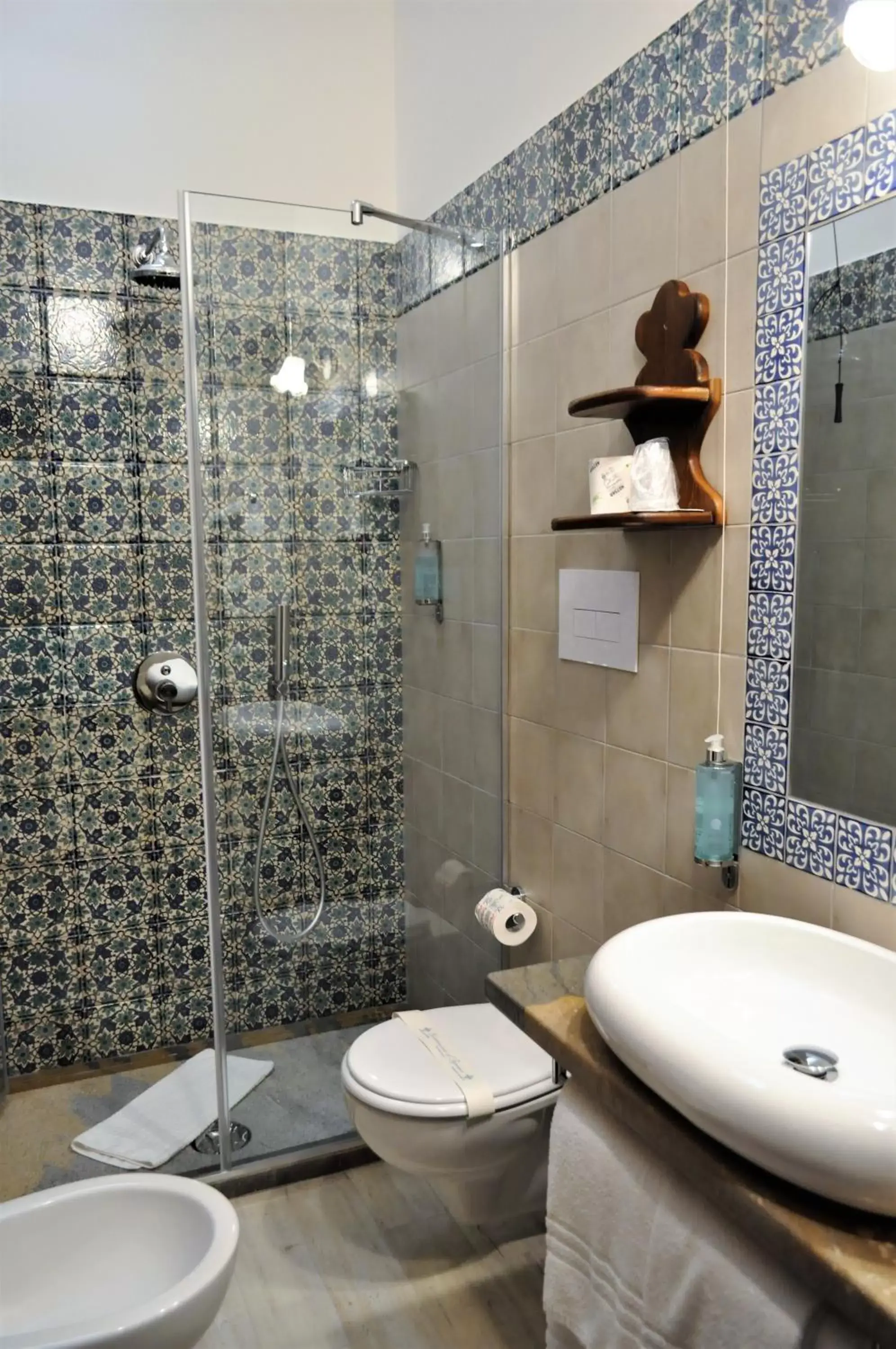 Shower, Bathroom in Al-Tair
