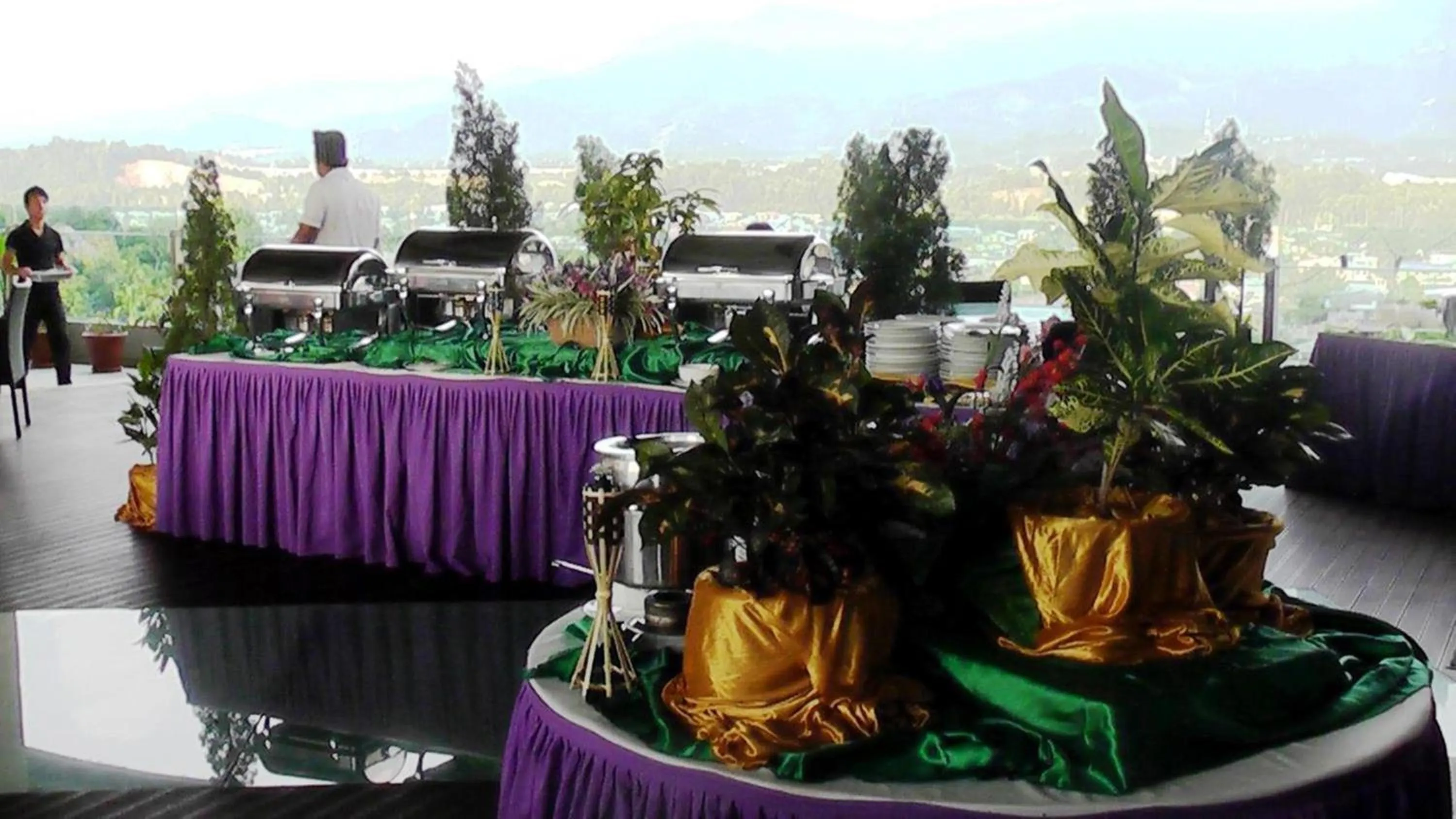 Day in Courtyard Hotel 1Borneo