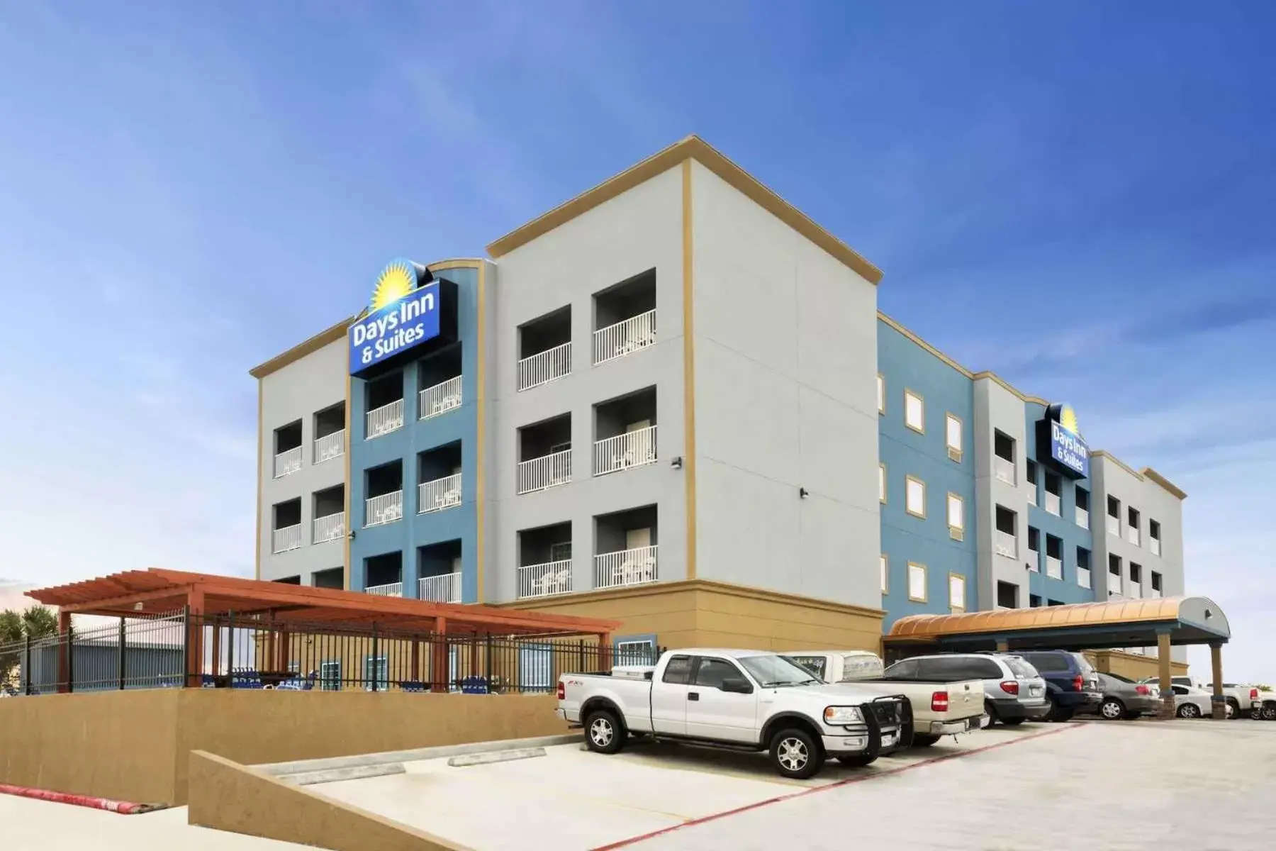 Facade/entrance, Property Building in Days Inn & Suites by Wyndham Galveston West/Seawall